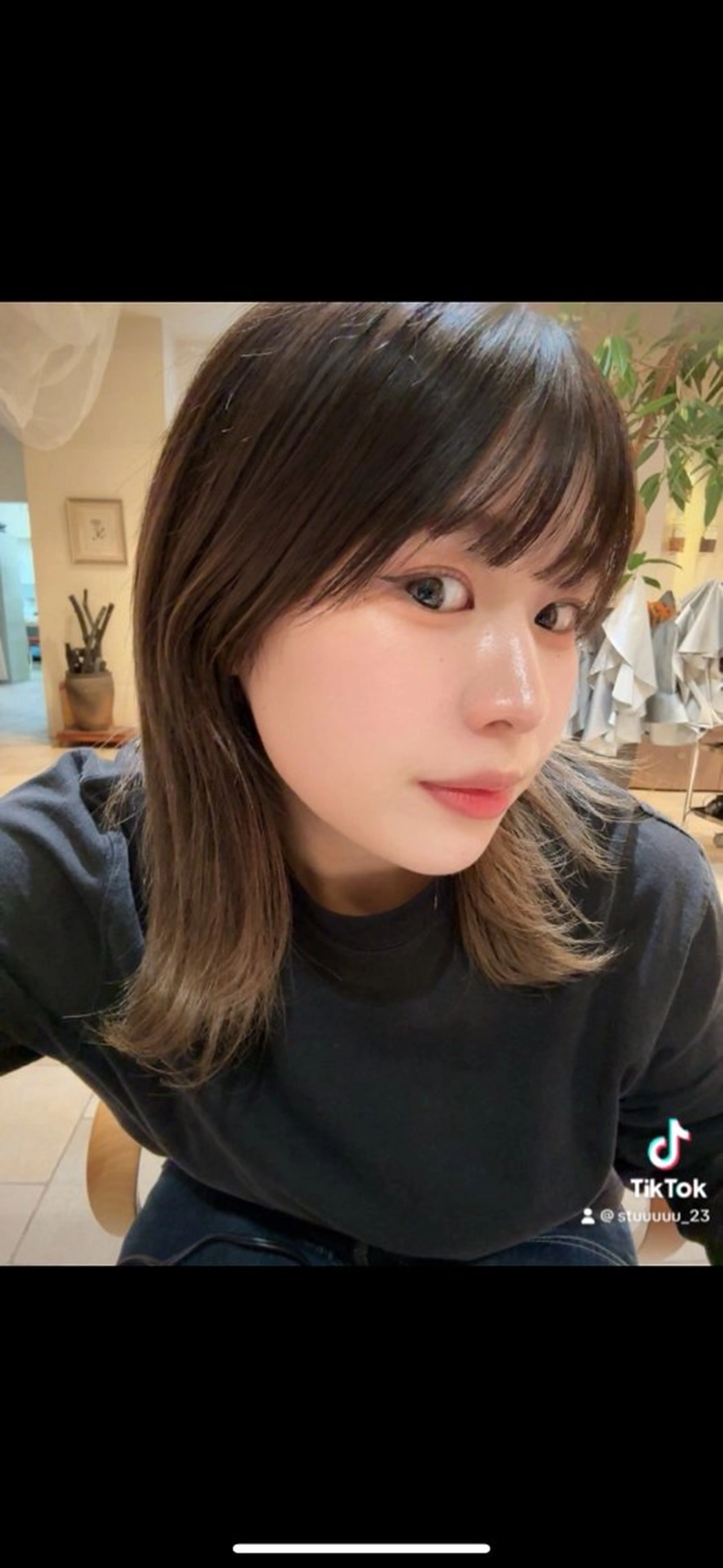 ミディアム カイ マコトのヘアスタイル