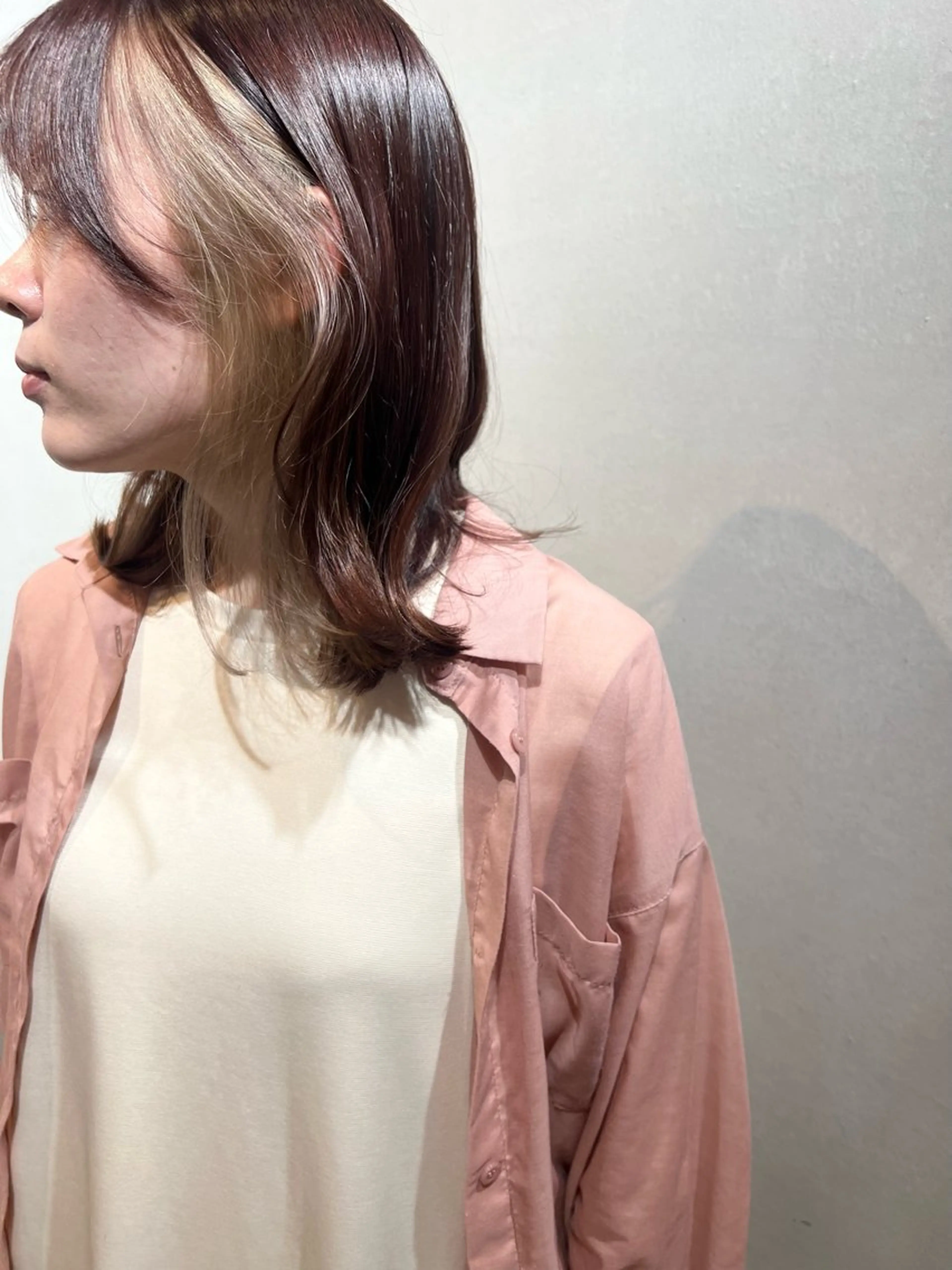 ミディアム カット ヘアカラー トリートメント Aya/四条烏丸/ インナーカラーのヘアスタイル