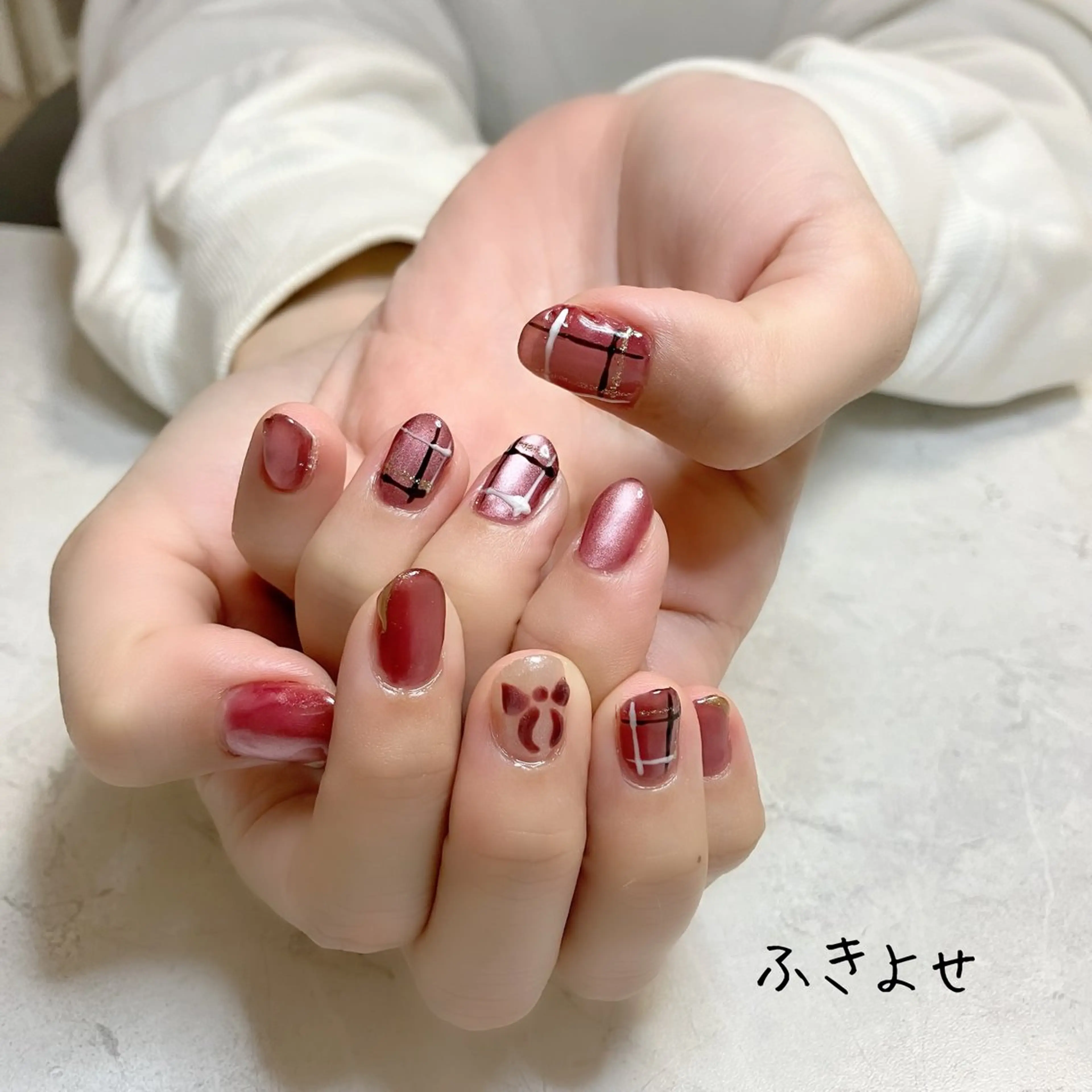 ネイル アートネイル ラメ(グリッター) マグネットネイル ニュアンスネイル 赤色 ハンドネイル ネイルサロン ふきよせのネイルデザイン