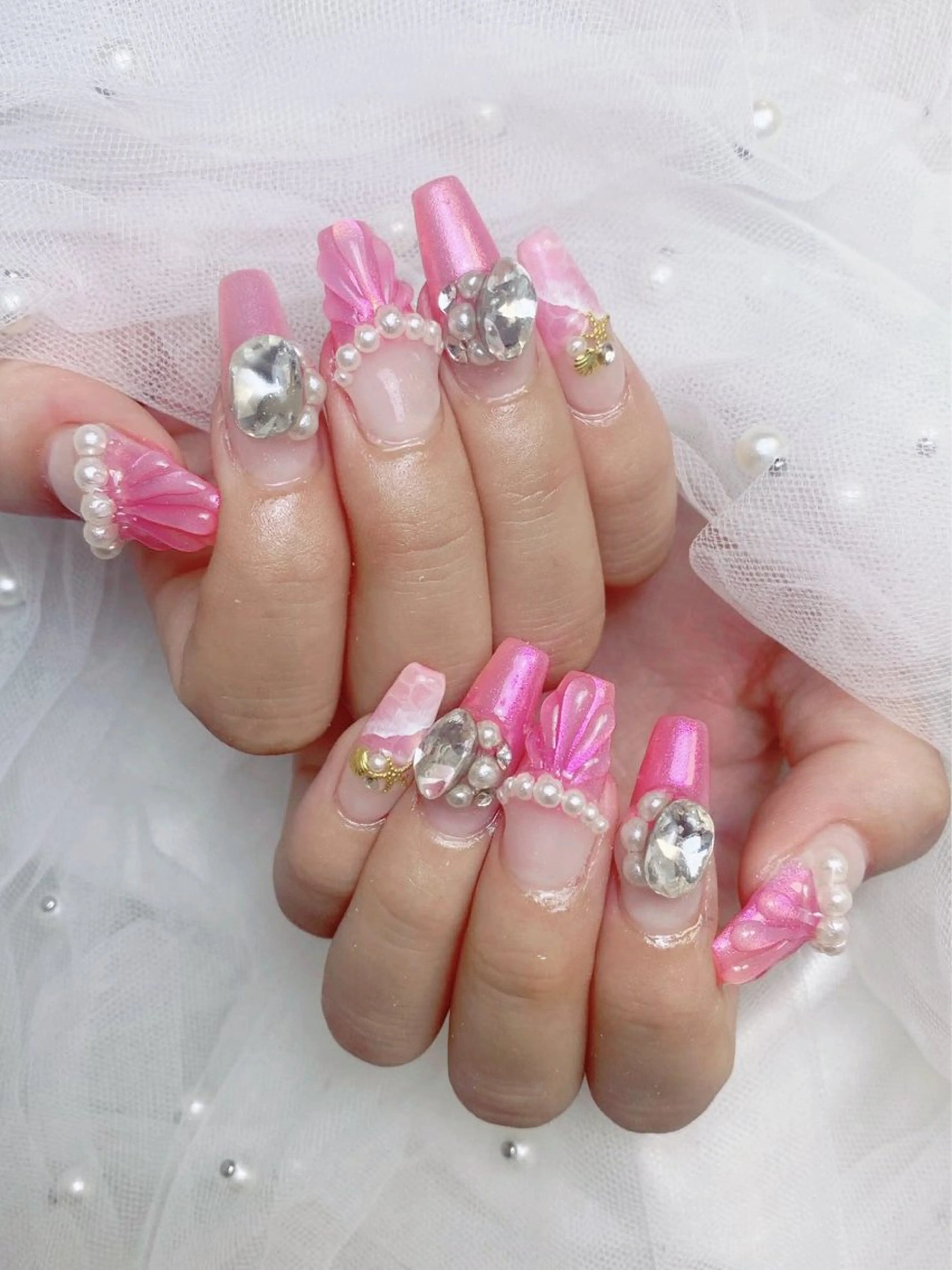 ネイル フレンチネイル ジェルネイル ハート 韓国ネイル マグネットネイル ハンドネイル ロータス ネイルサロンのネイルデザイン