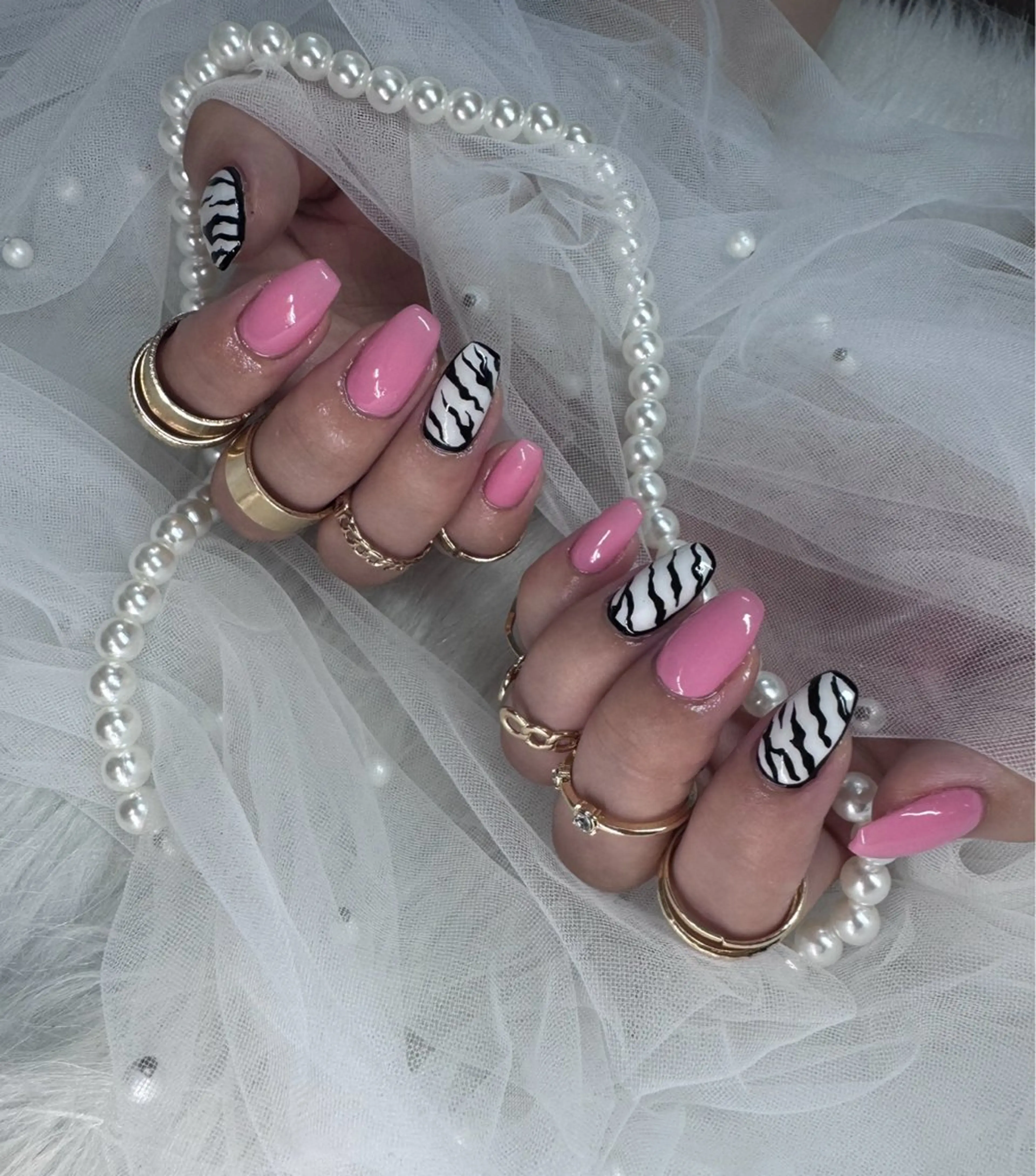 ミディアム Laure‘a所属・Laure‘a MARIのネイルデザイン