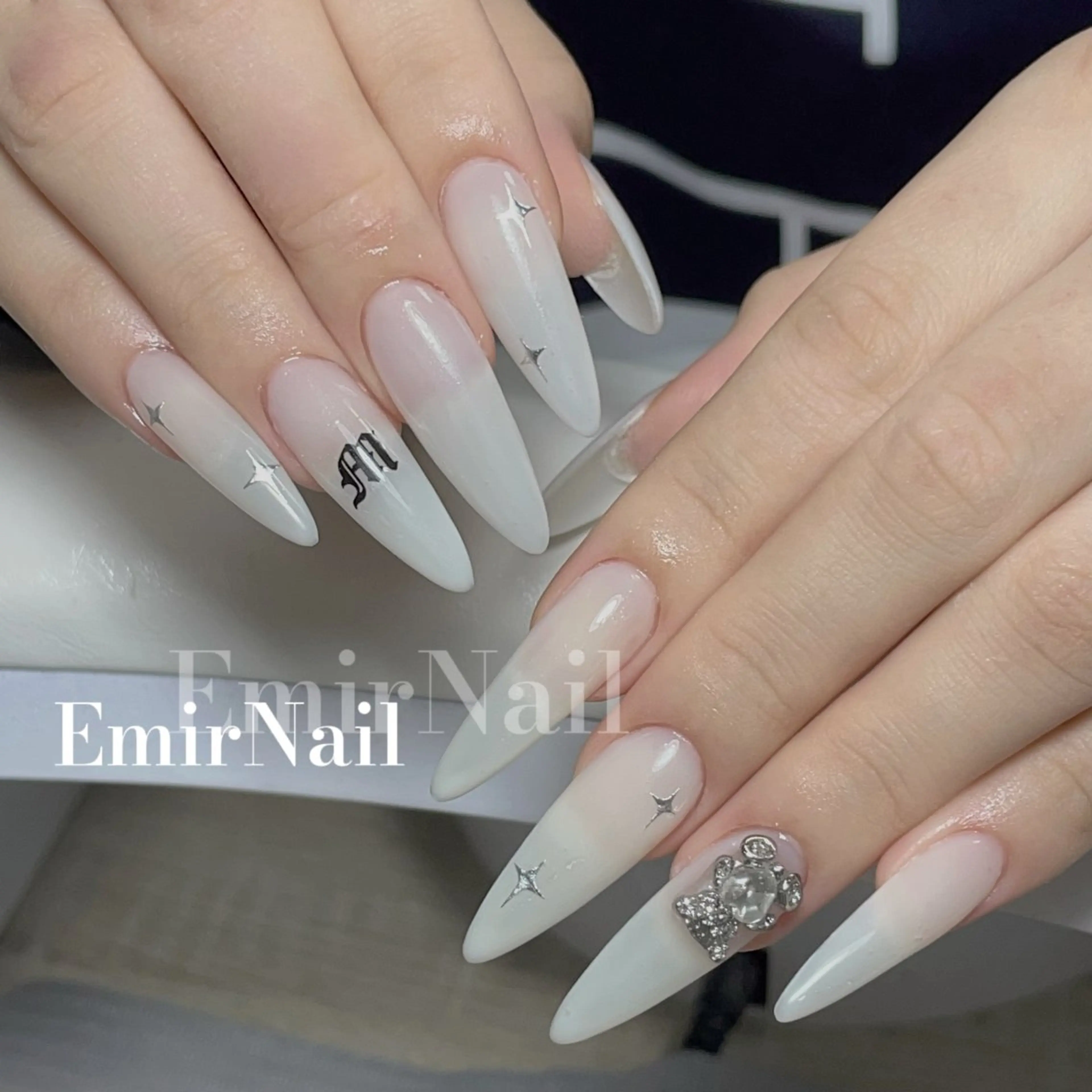 オフ無料🫶🏻デザイン6本ネイル💅チップ長さだし10本の写真