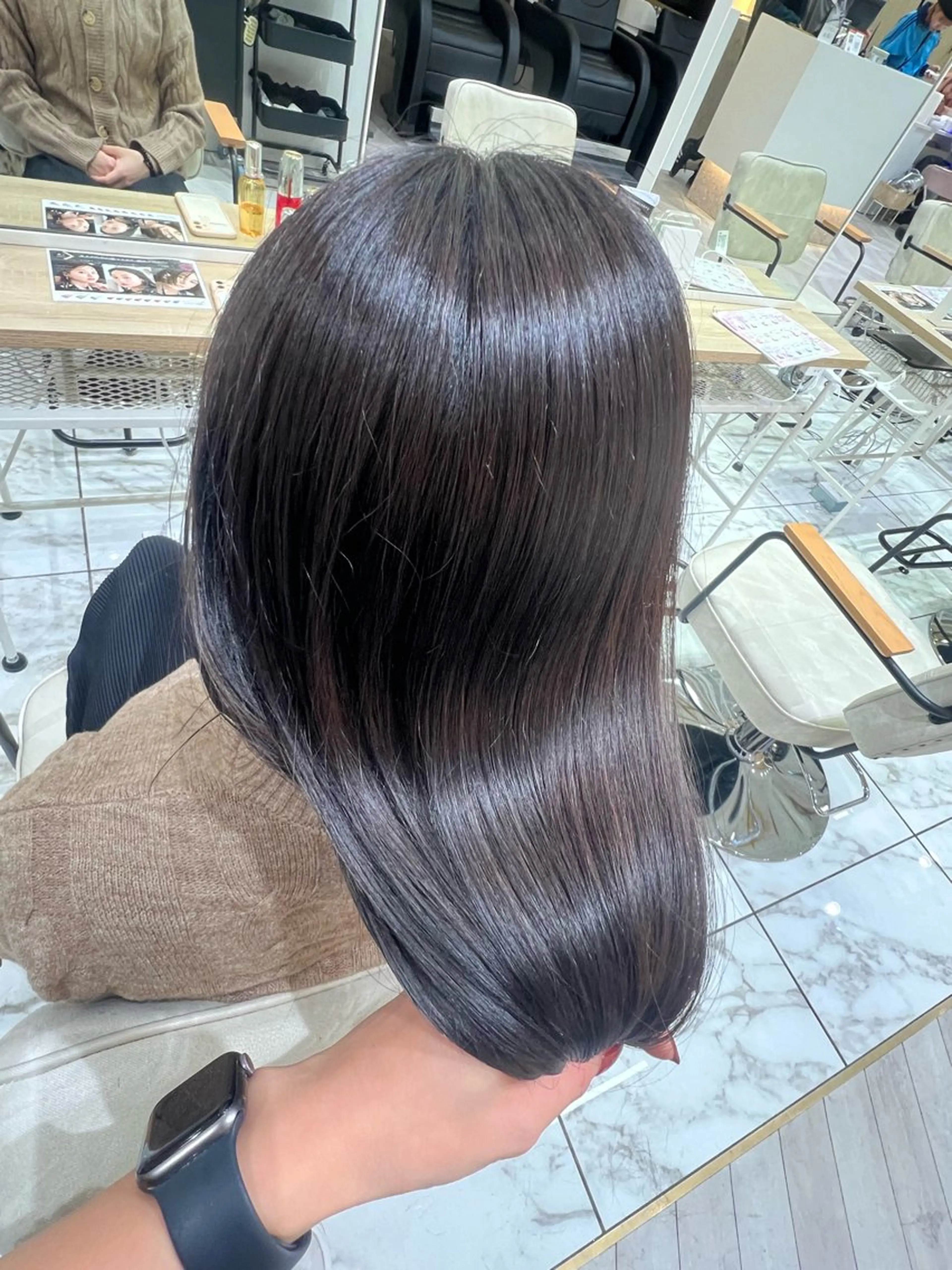 セミロング ヘアカラー 学生人気no.1 🦋ナツミのヘアスタイル