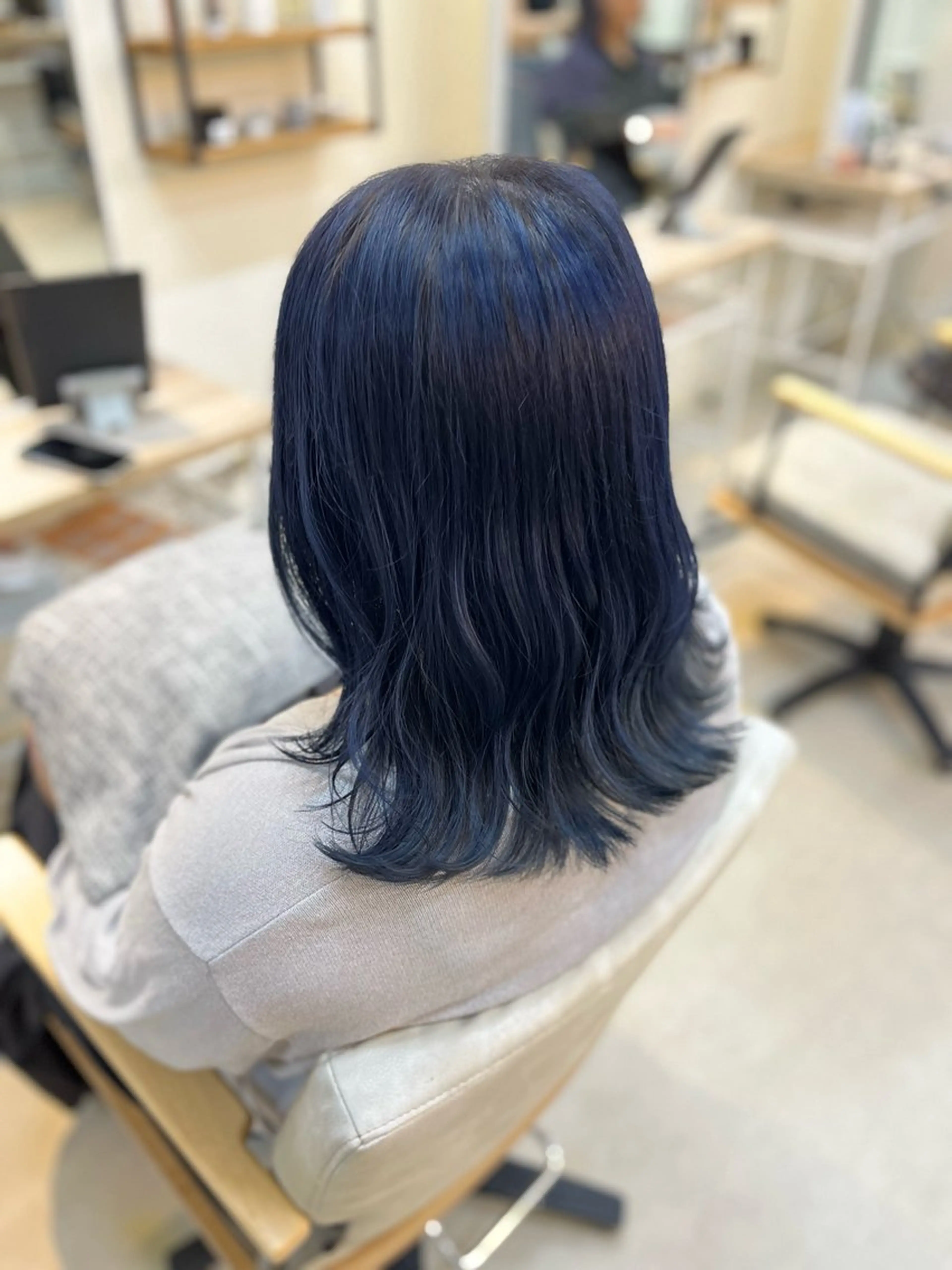 ミディアム カラー BELLE by revo 山口 か乃のヘアスタイル