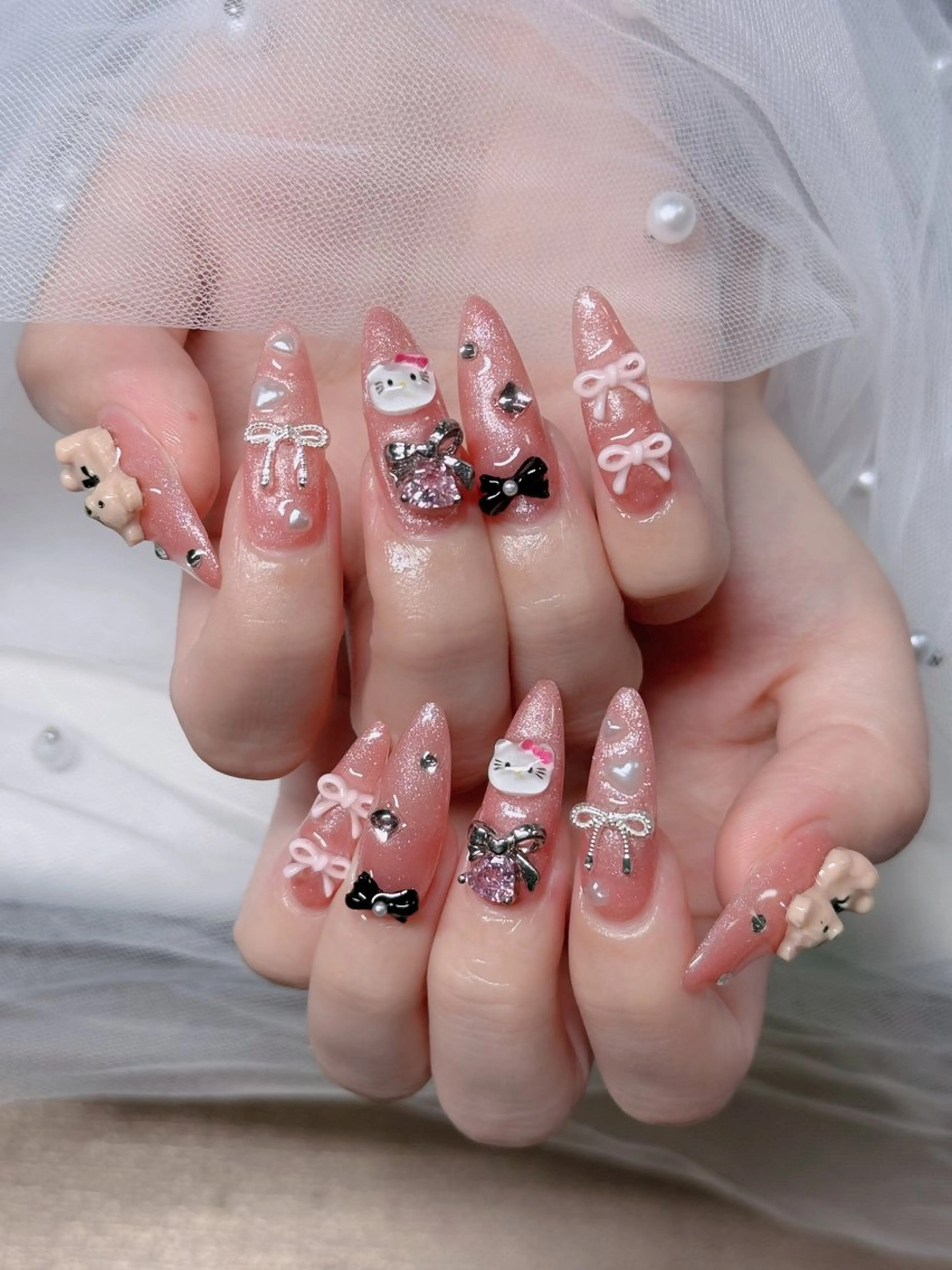 ネイル オーロラネイル フレンチネイル ジェルネイル ハロウィン キラキラネイル H.baby Nail Salonのネイルデザイン