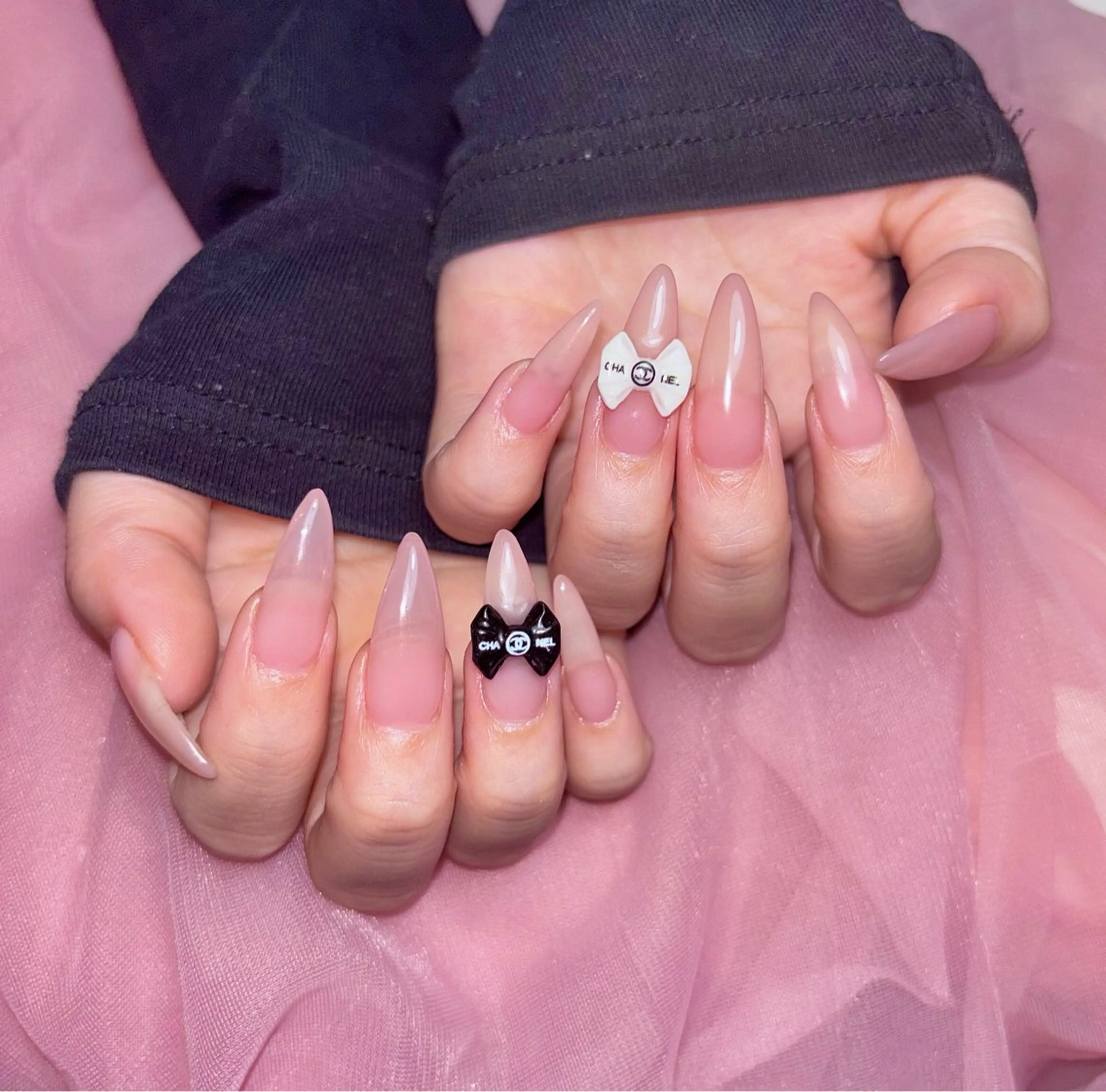 ネイル 𝐁𝐞𝐥𝐥 𝐦𝐞のネイルデザイン