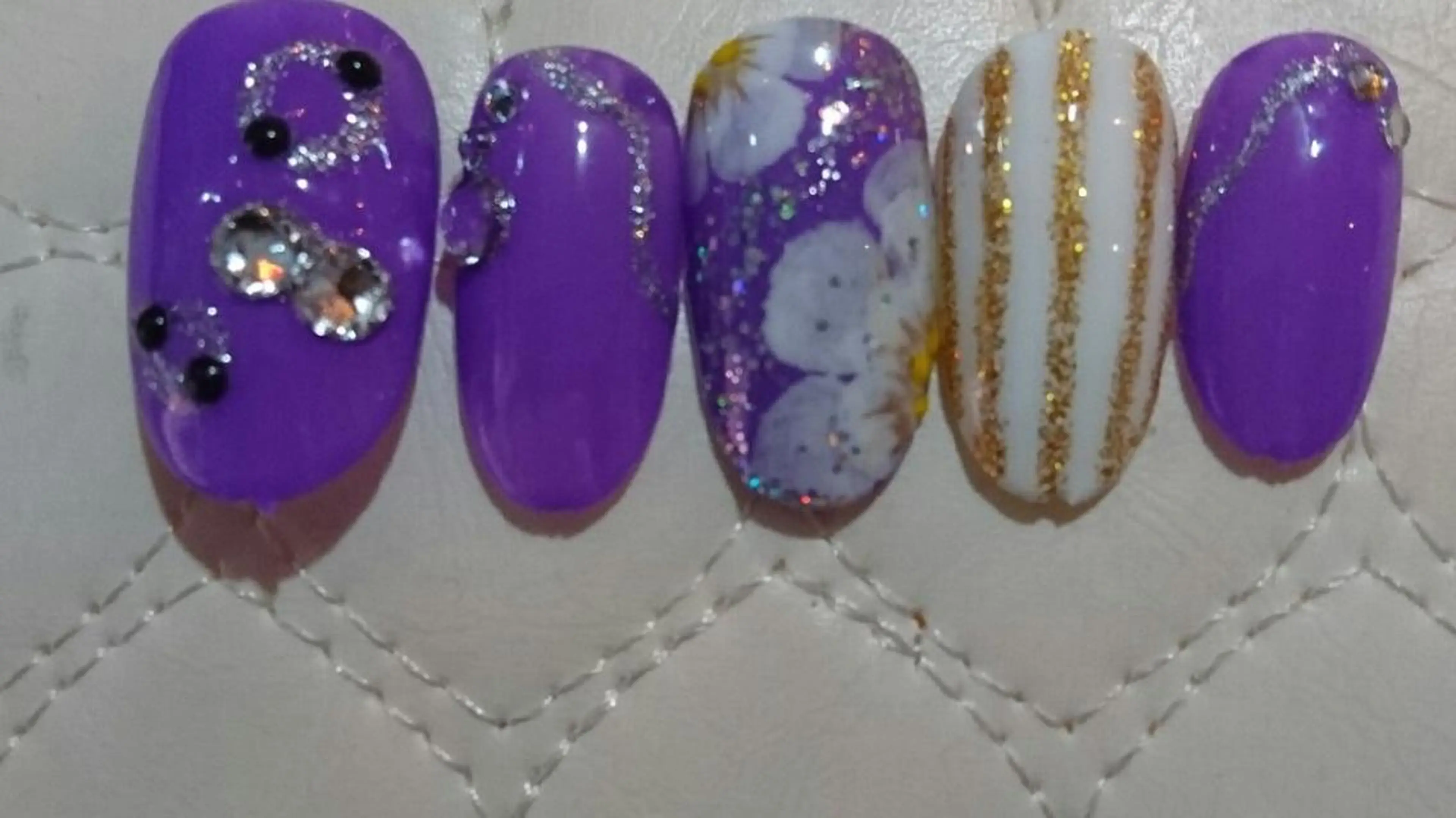 ネイル 成人式 ネイルサロンラウンドトリップ所属・石江 実希のネイルデザイン