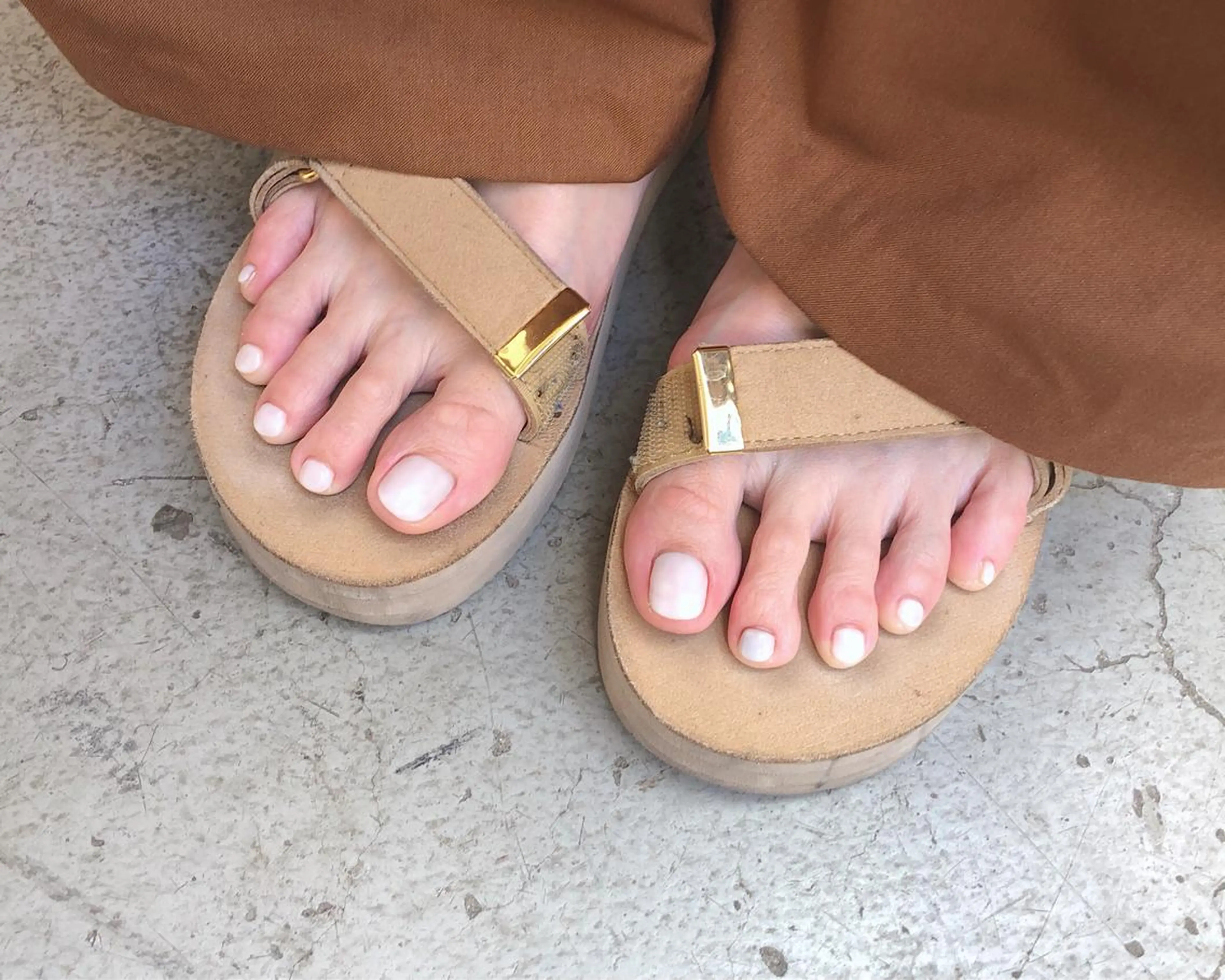ネイル クリアネイル ホワイト フットネイル saki_ nail heronのネイルデザイン
