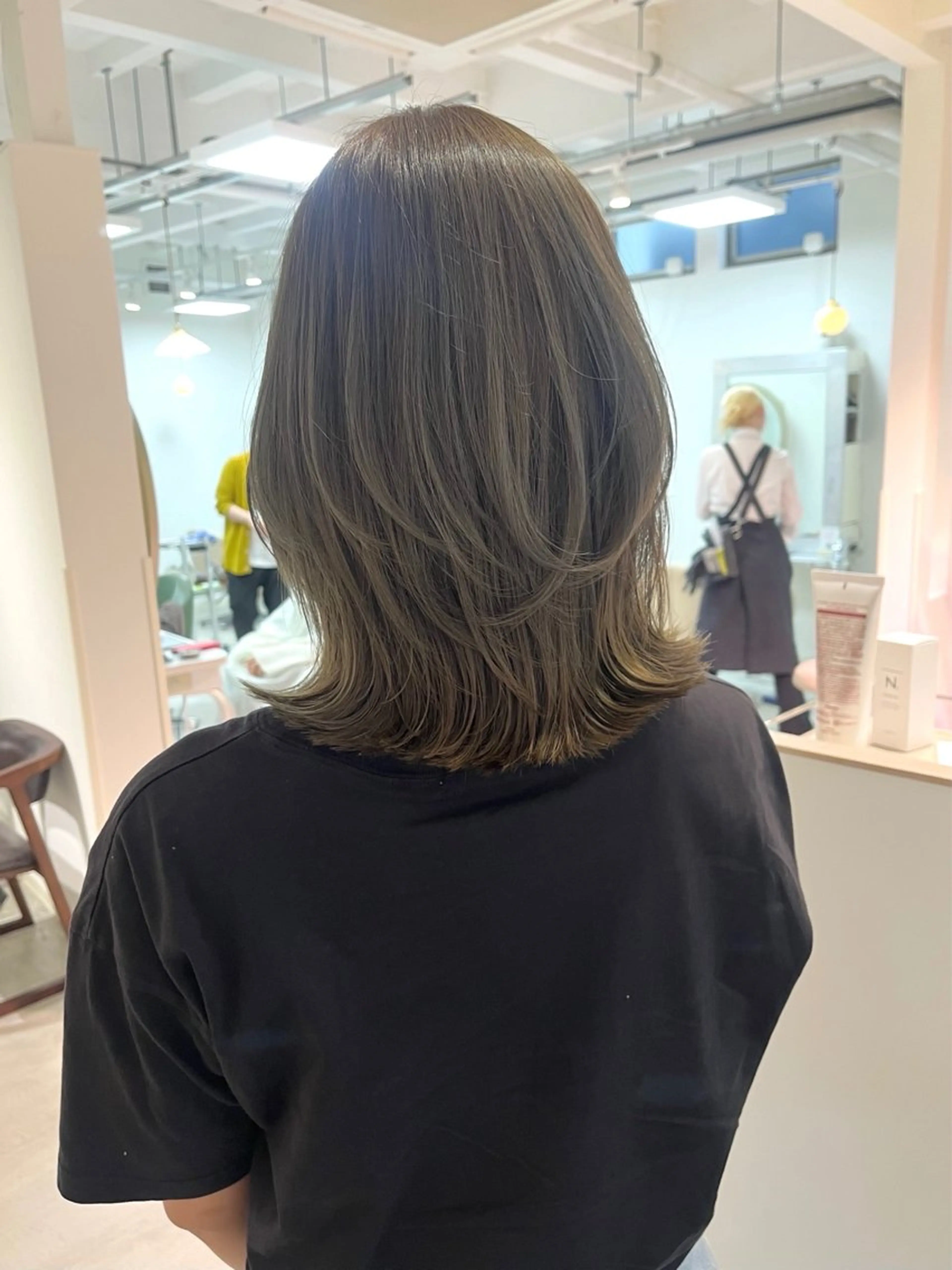 ミディアム 齋藤 華音のヘアスタイル