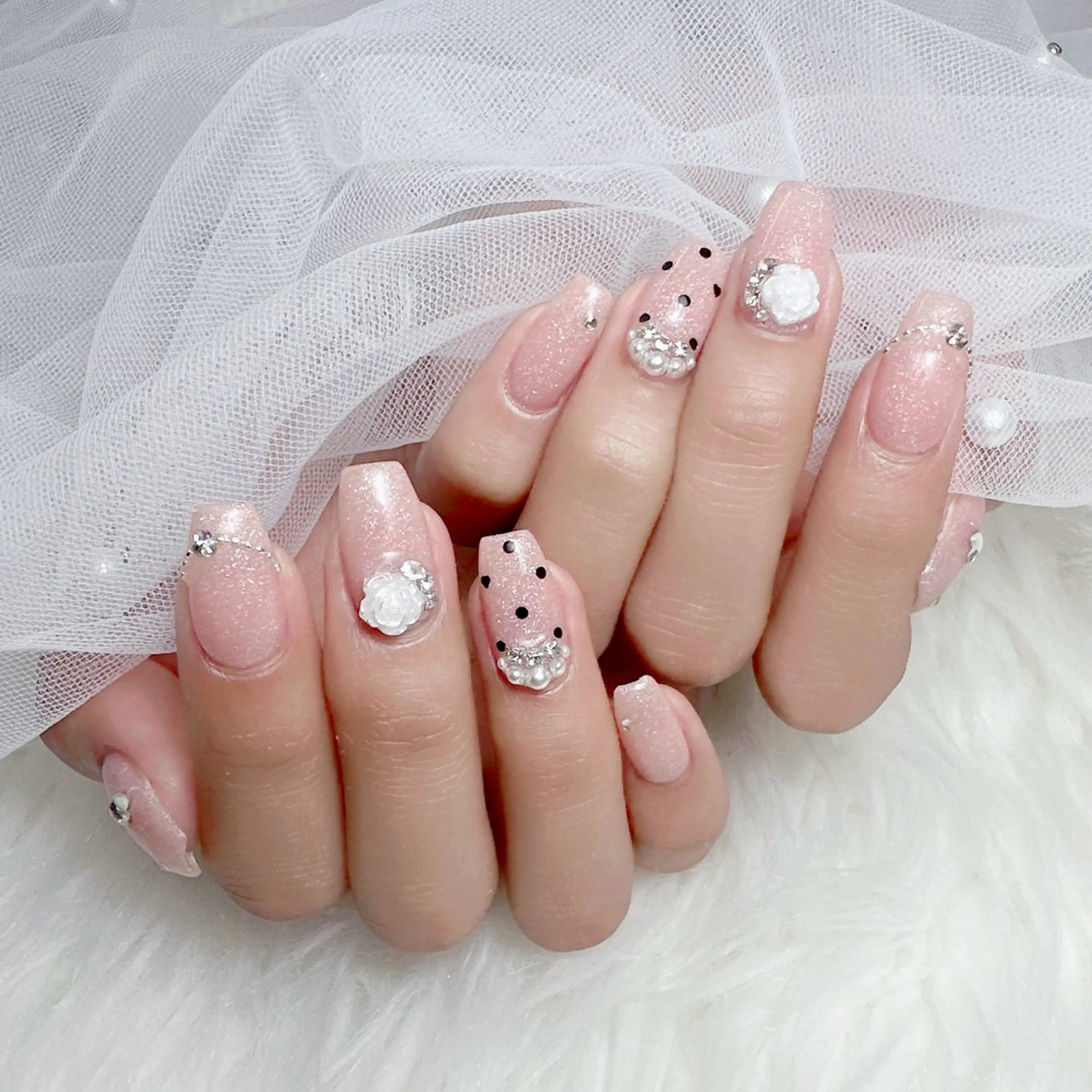 ネイル アートネイル ジェルネイル グラデーション キラキラネイル ラメ(グリッター) ハンドネイル Viola. 優花のネイルデザイン