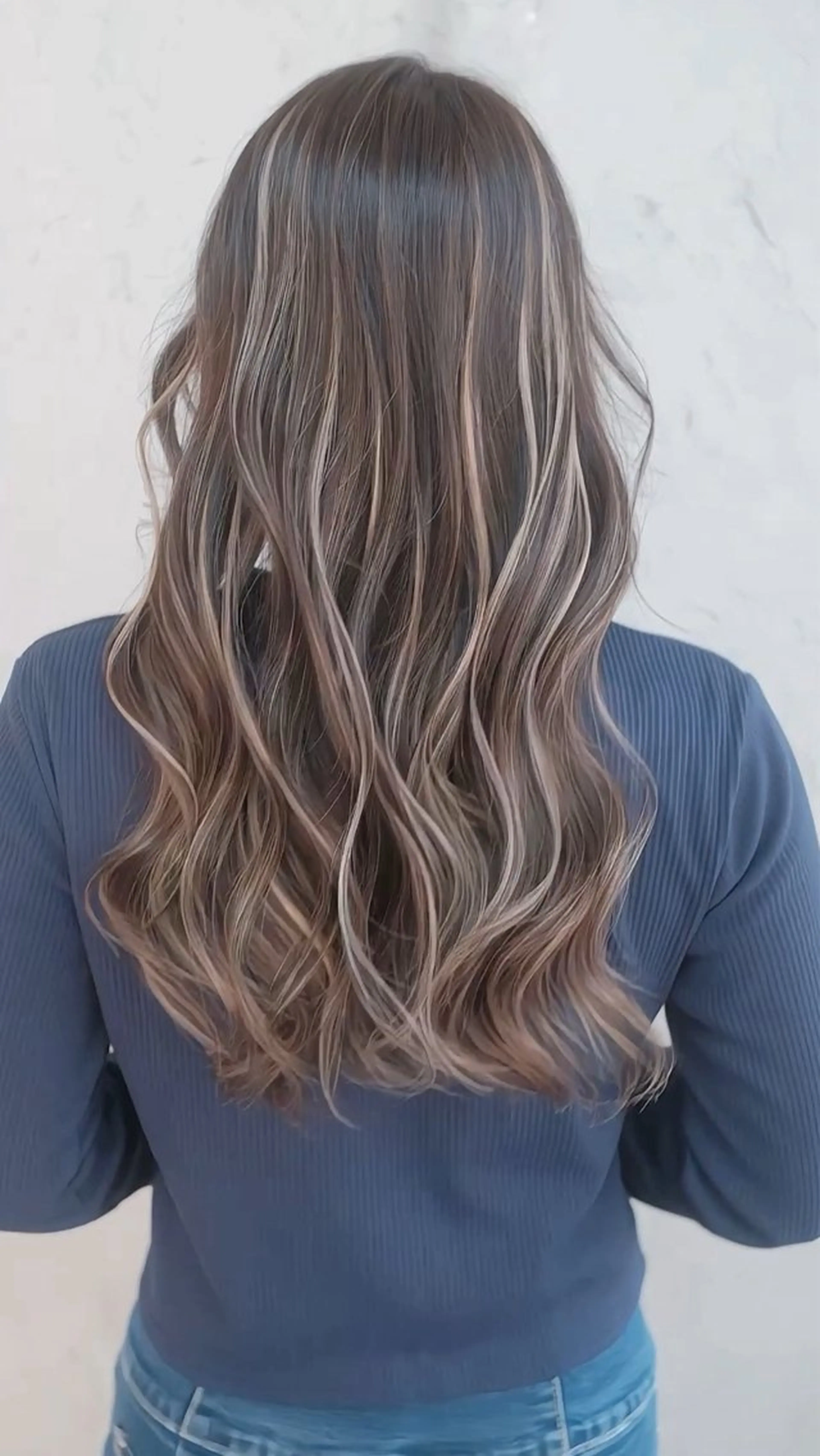 セミロング カラー デザインカラー ハイライトカラー ハイライト Mariana/ 鶴原-ハイライトのヘアスタイル