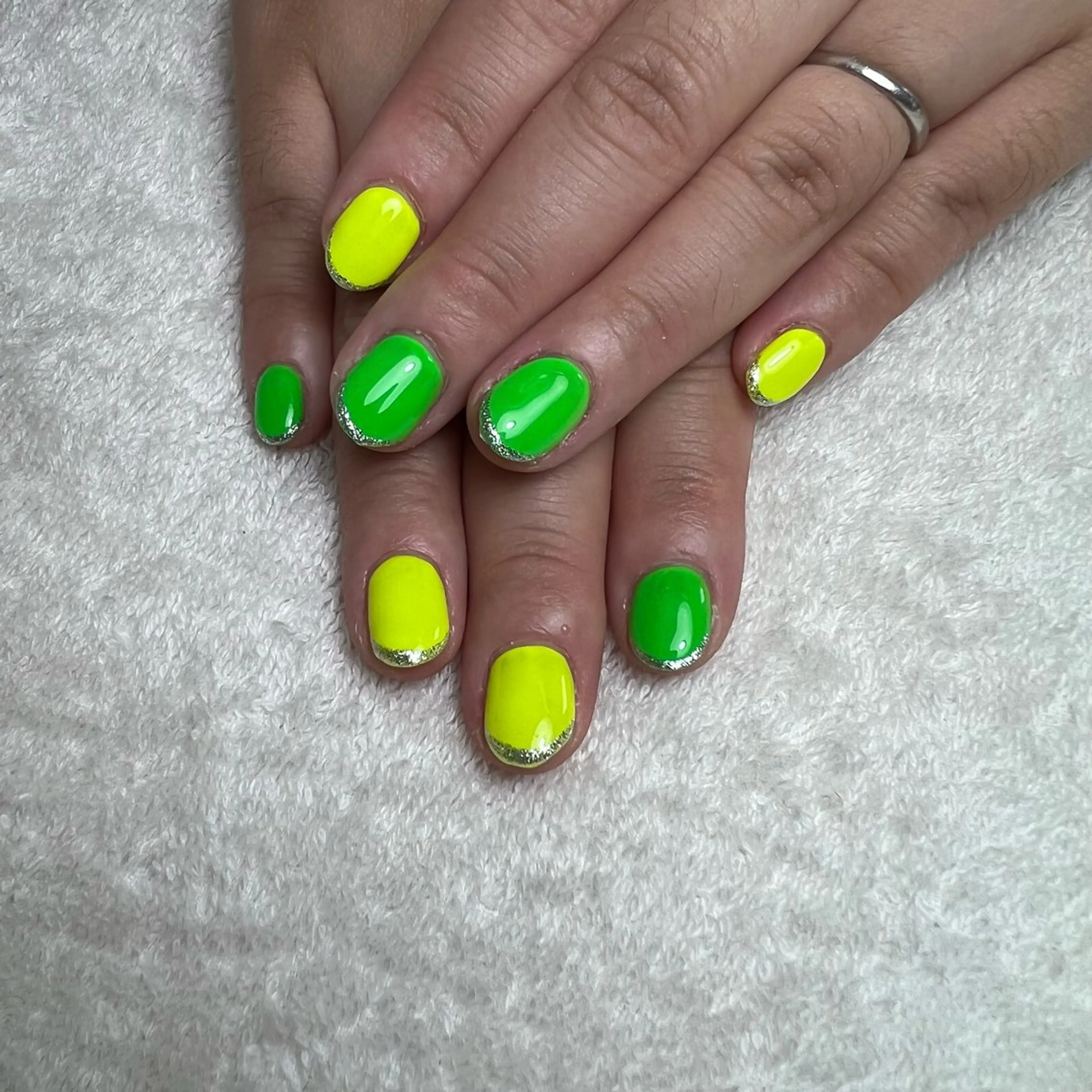 ネイル フレンチネイル 夏ネイル ハンドネイル COCO +のエステ・リラクイメージ