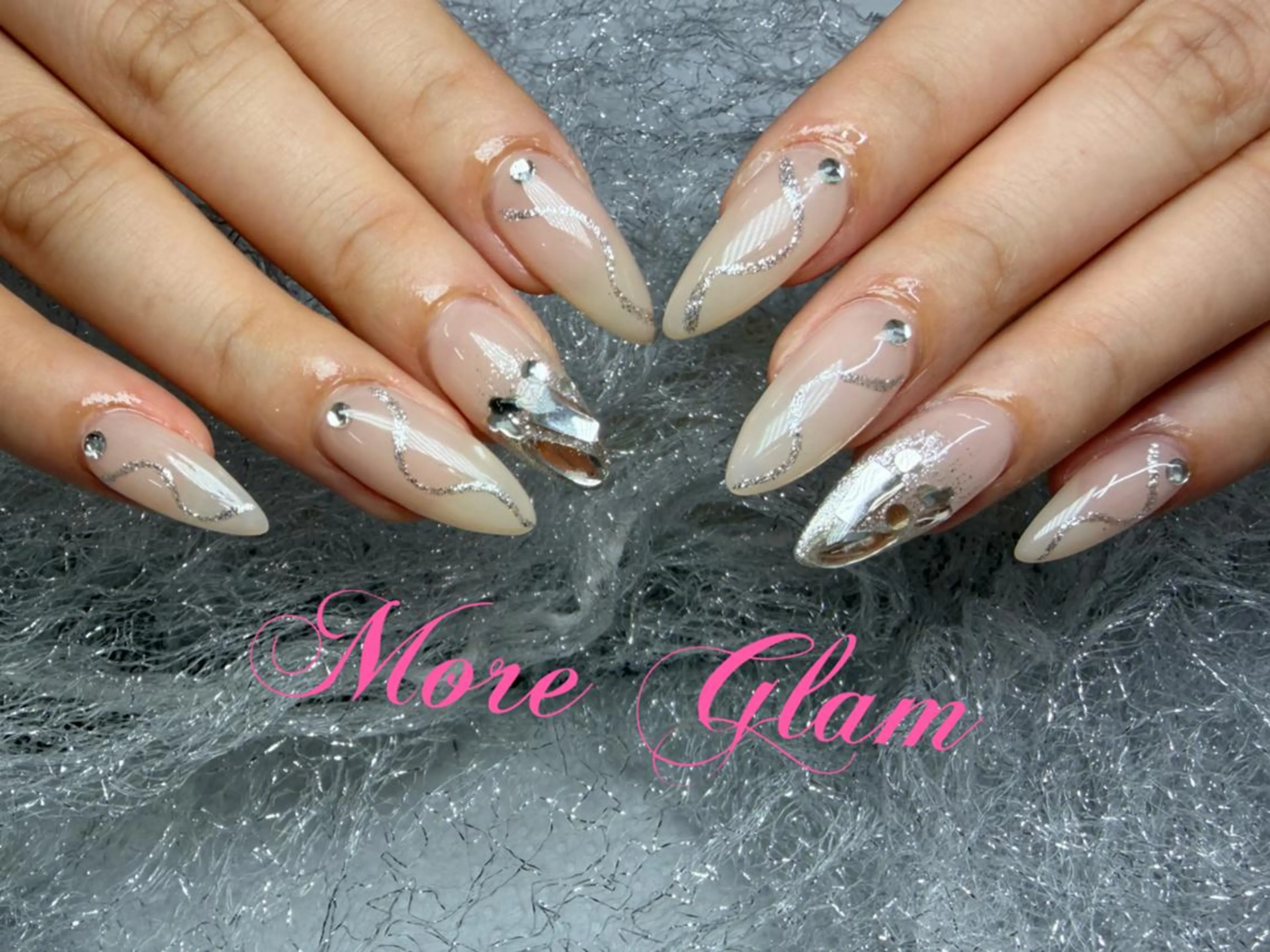 ネイル 長さ出し フットネイル フレンチネイル ジェルネイル ガラスフレンチ MoreGlam Nailsのネイルデザイン