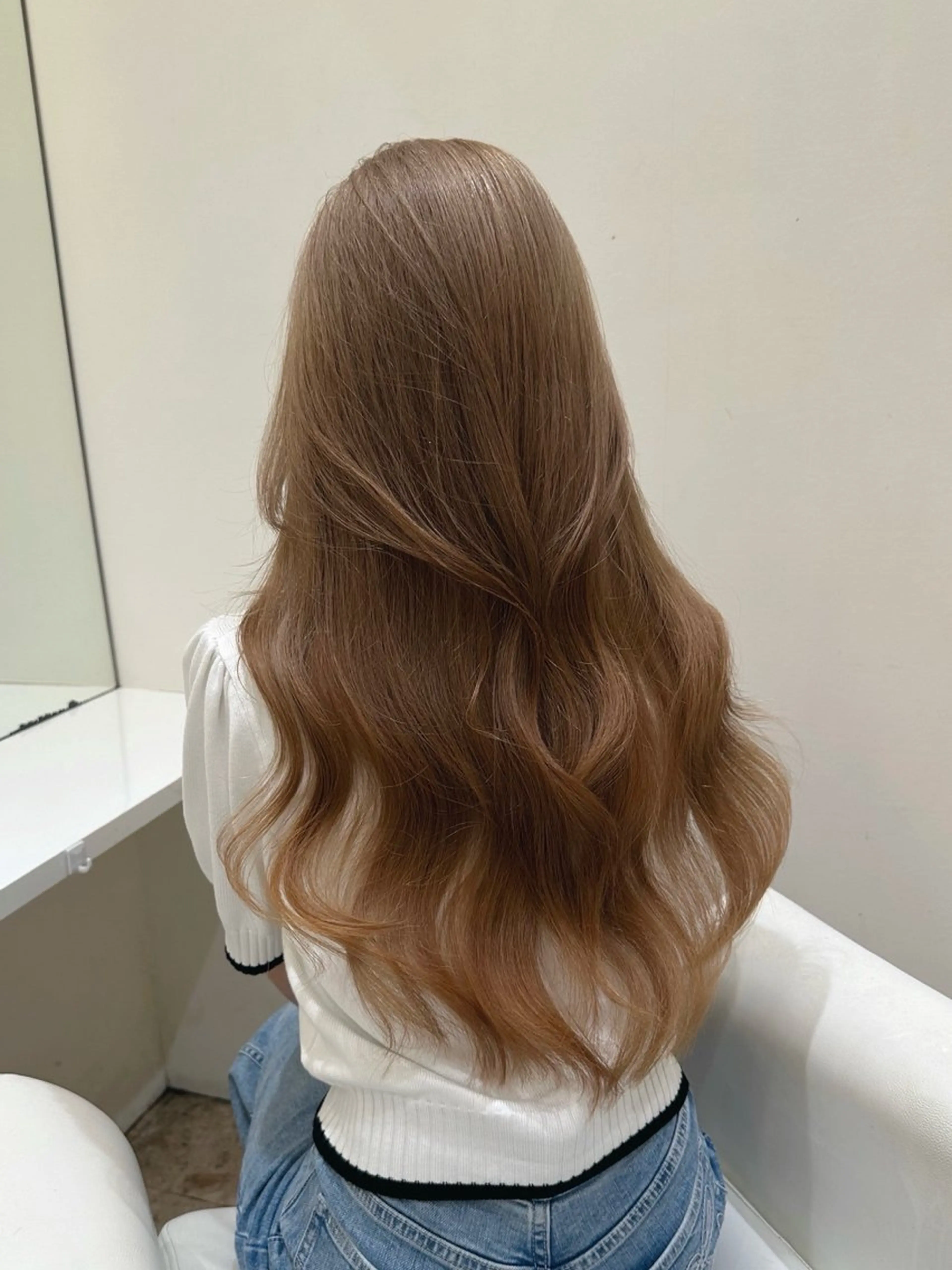 カラー ブリーチ カット ヘアカラー 岡本葵子カットモデル ┊束感マツエクのマツエク・マツパデザイン