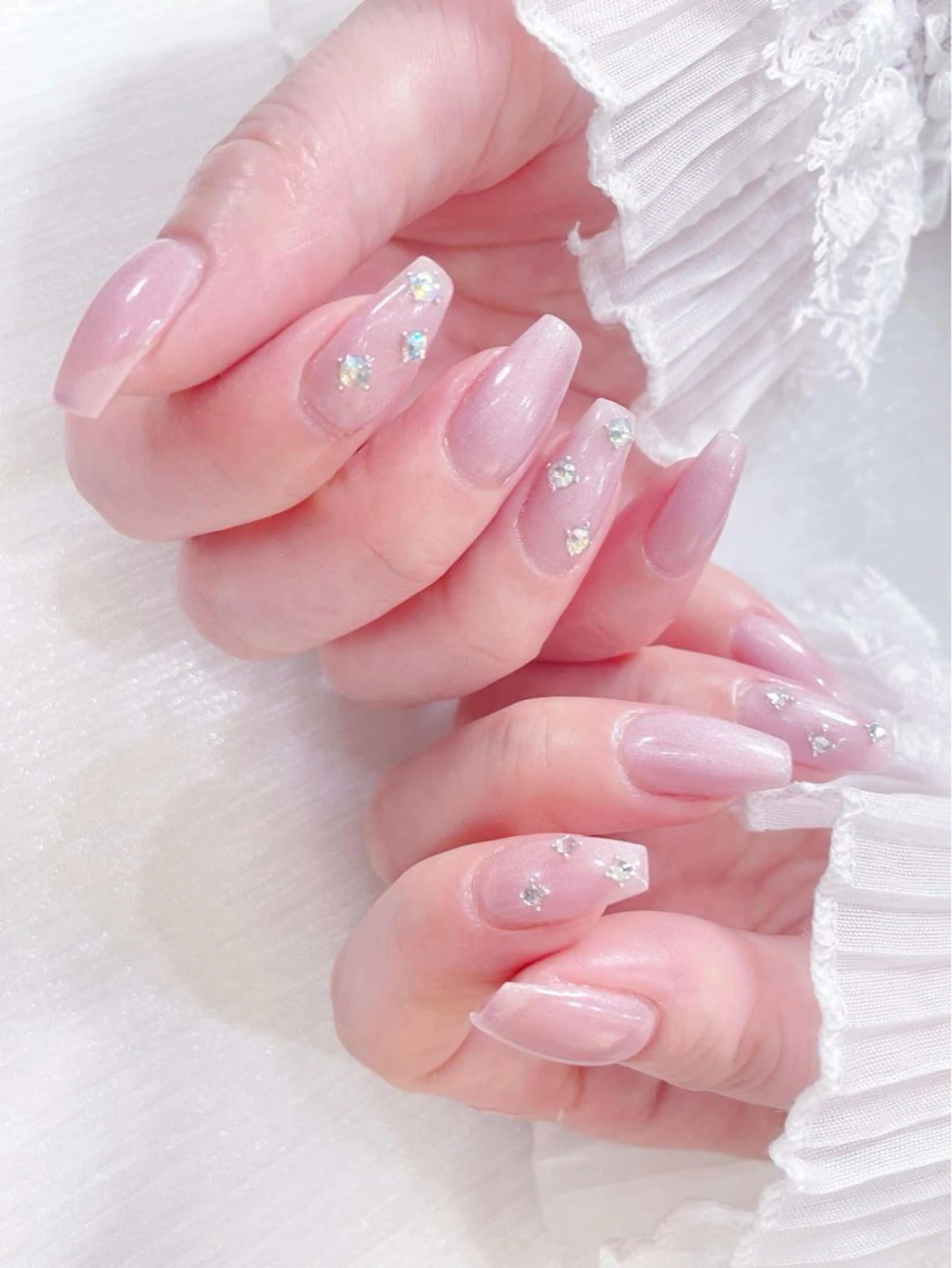 ネイル チークネイル 長さ出し フラワーネイル フレンチネイル ガーリー sun nail池袋 モデル募集のネイルデザイン