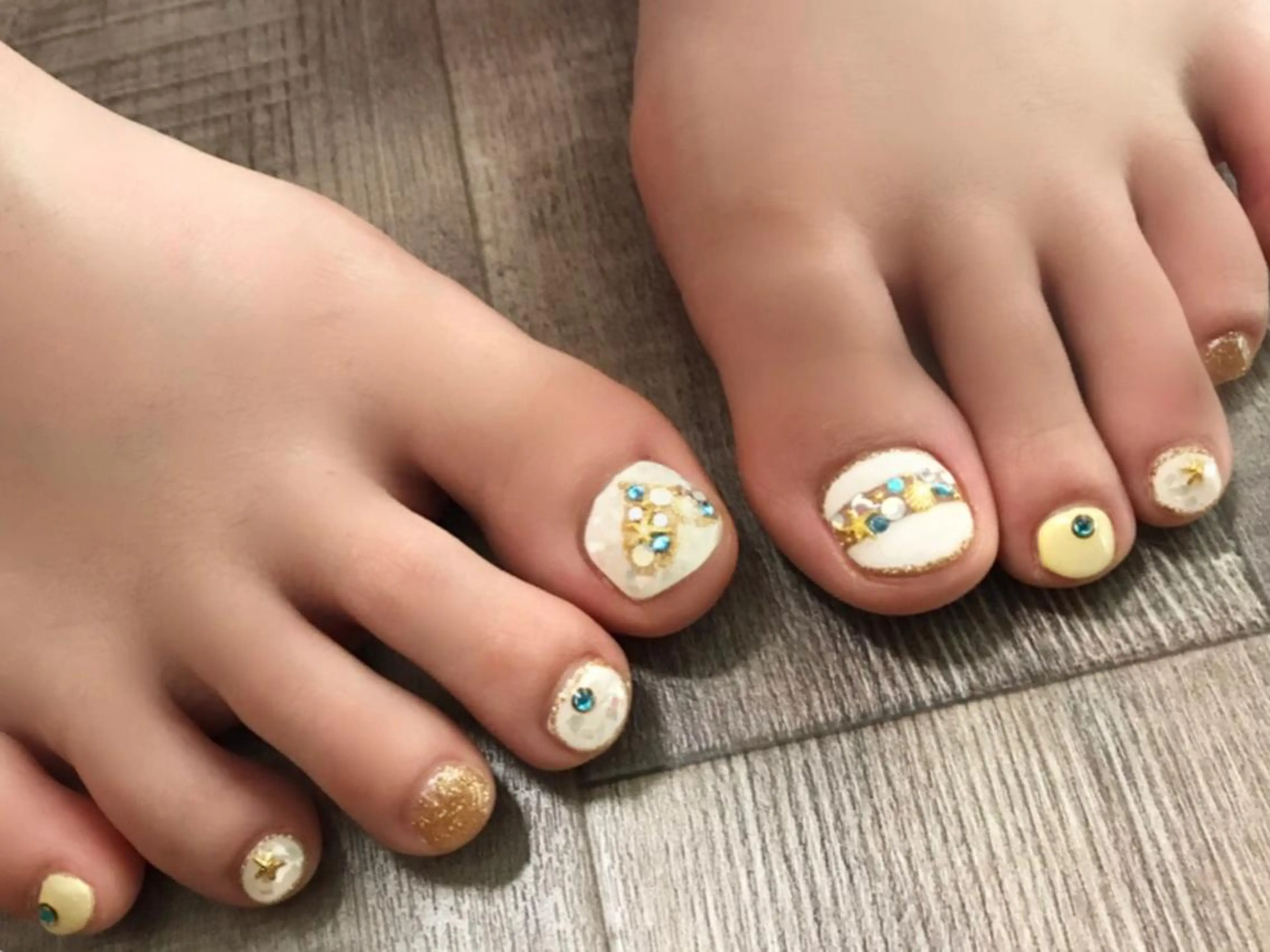 ショート ネイル ツメトマツゲ .のネイルデザイン