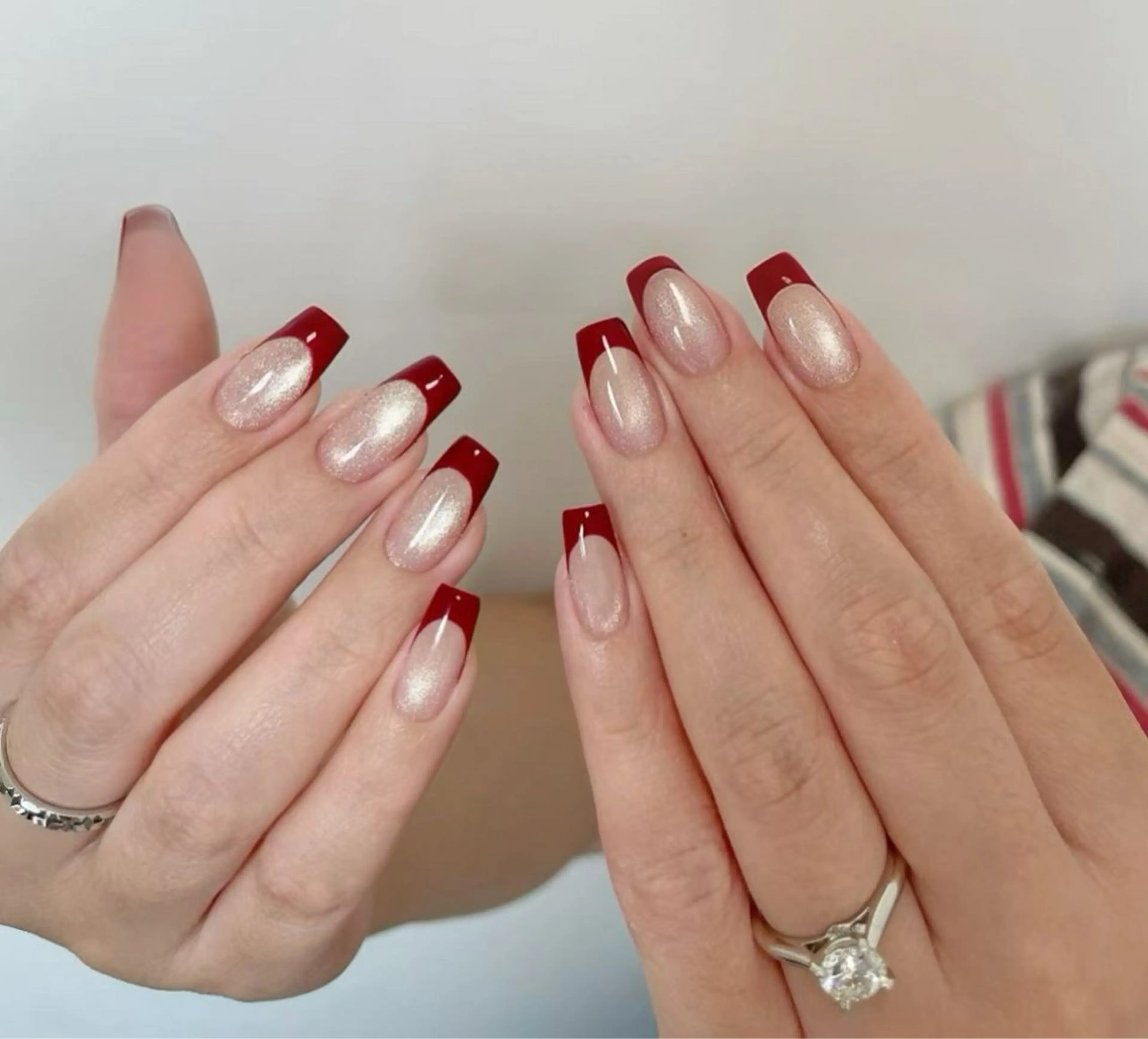 シンプルで上品なデザイン【自爪】大人エレガントフレンチ×上質マグネットネイル/¥7970の写真