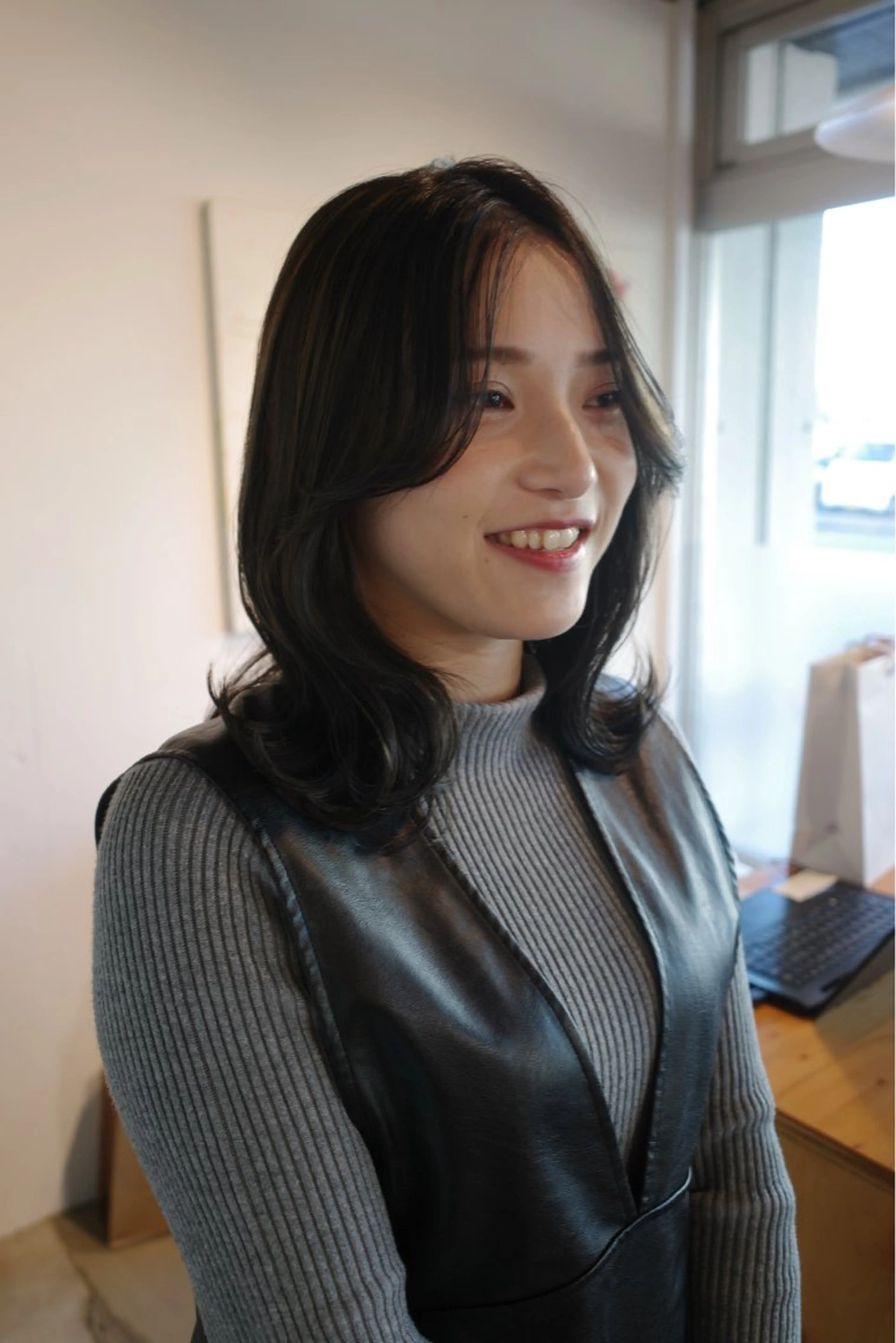 セミロング カラー ハイライトカラー ハイライト 安藤 結花のヘアスタイル