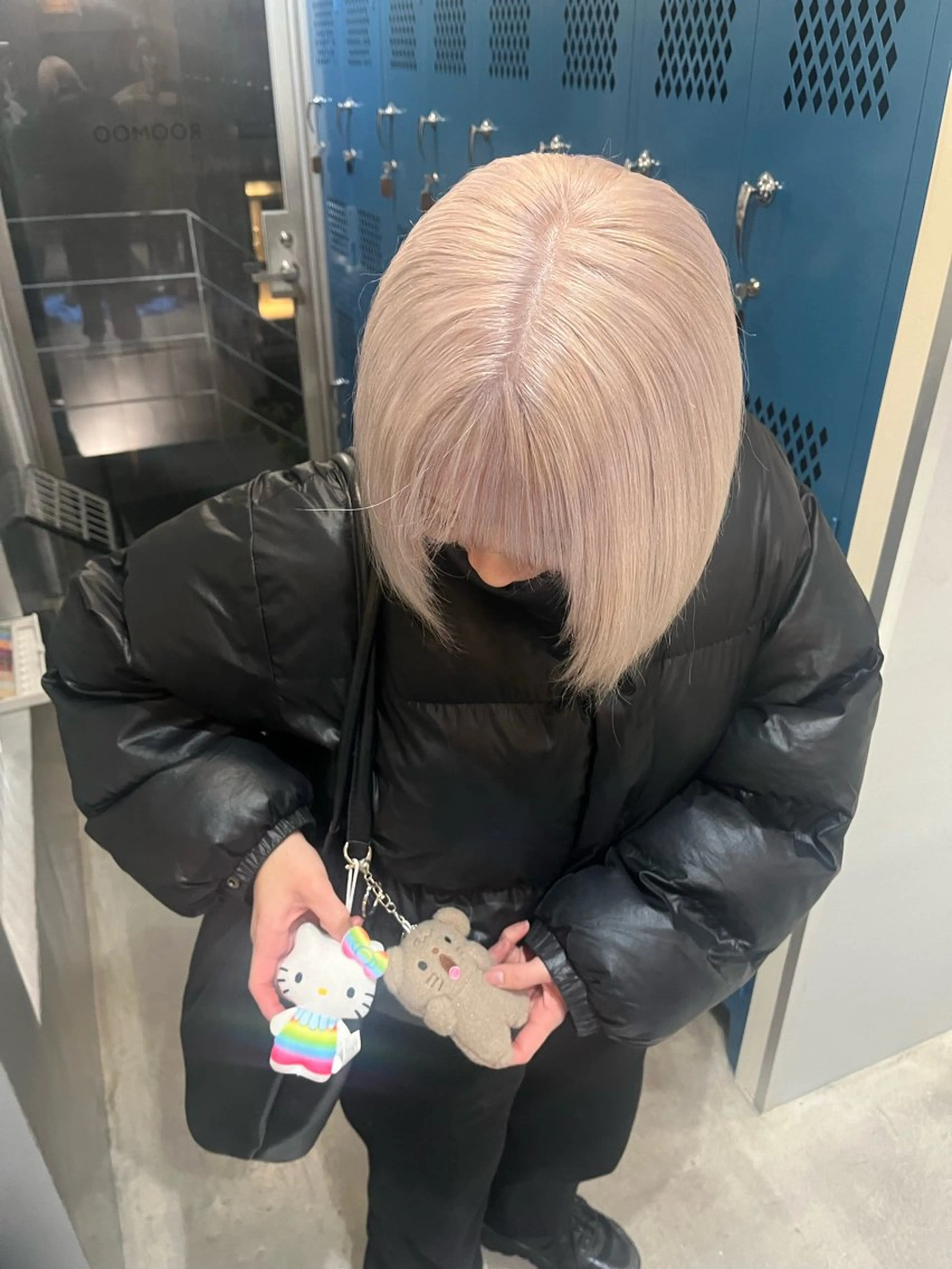 ショート カラー ピンクカラー ホワイトピンク 韓国ボブ/ハッシュ カットKIRAのヘアスタイル