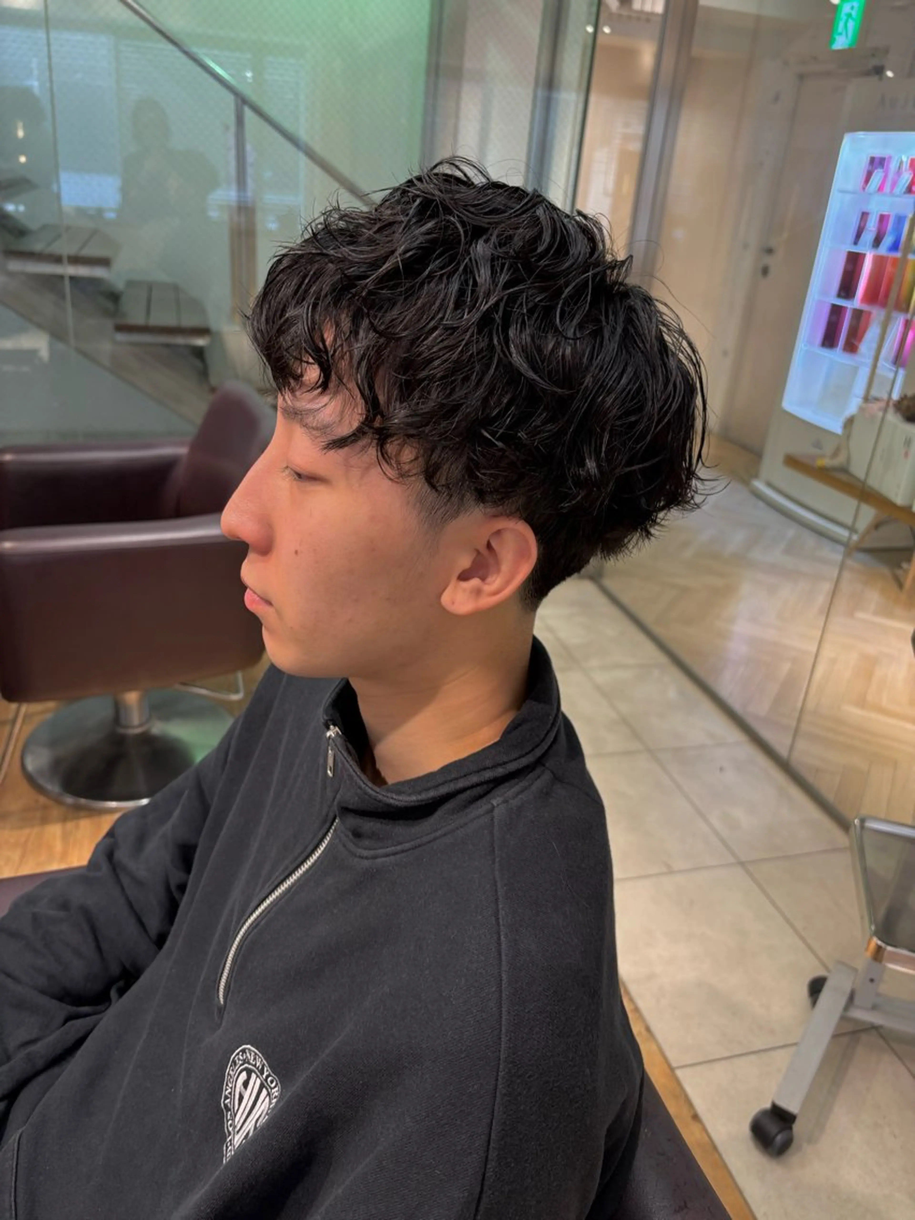 パーマ メンズ マッシュ メンズパーマ メンズショート メンズツイストパーマ スパイラルパーマ サソウ ユリエ🥥のヘアスタイル