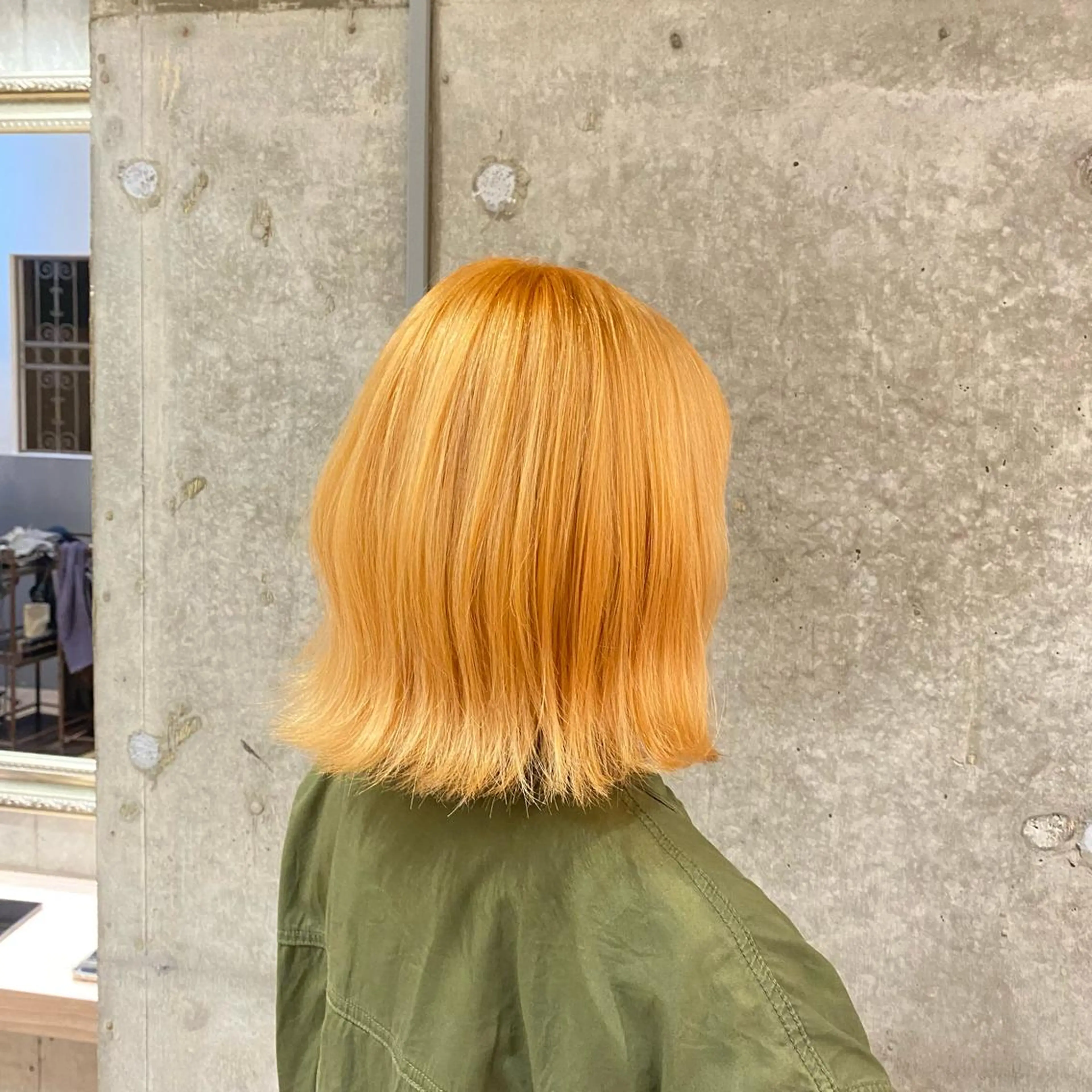 ミディアム カラー ブリーチ オレンジ 齋藤 椋哉のヘアスタイル