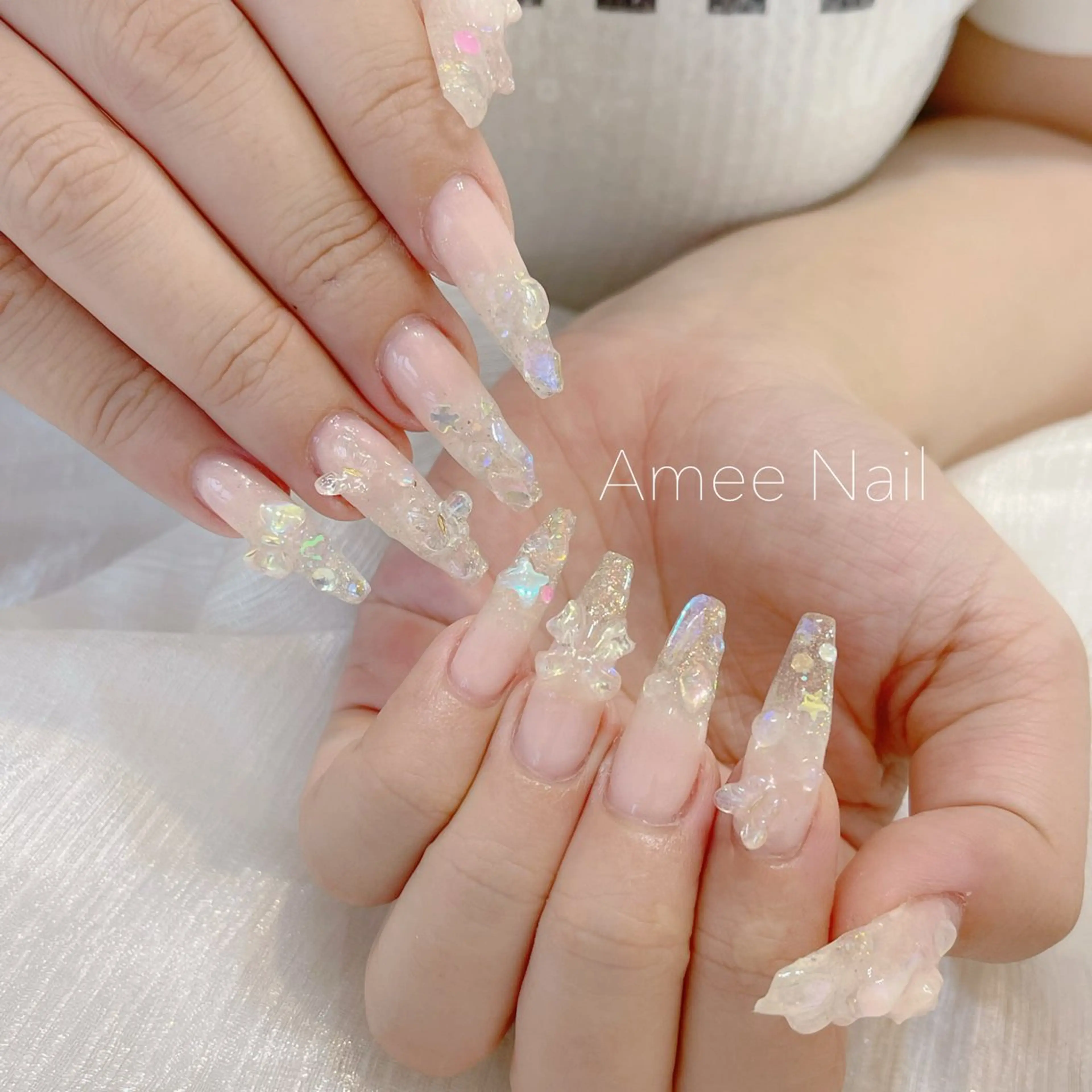ネイル フレンチネイル ガラスフレンチ キラキラネイル 夏ネイル 冬ネイル Amee Nail Salonのネイルデザイン