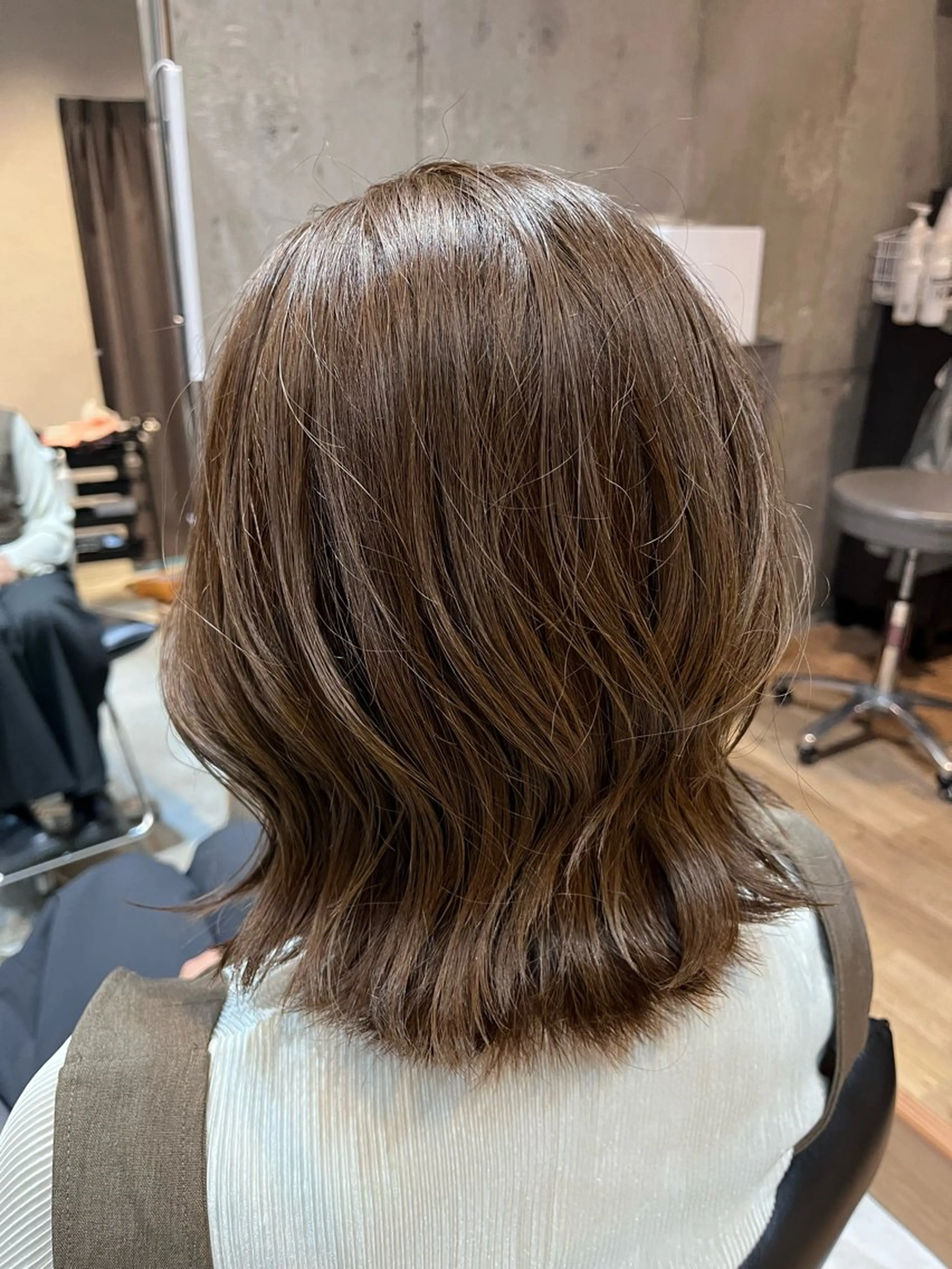 ミディアム カット ヘアカラー トリートメント nicahair maiのヘアスタイル