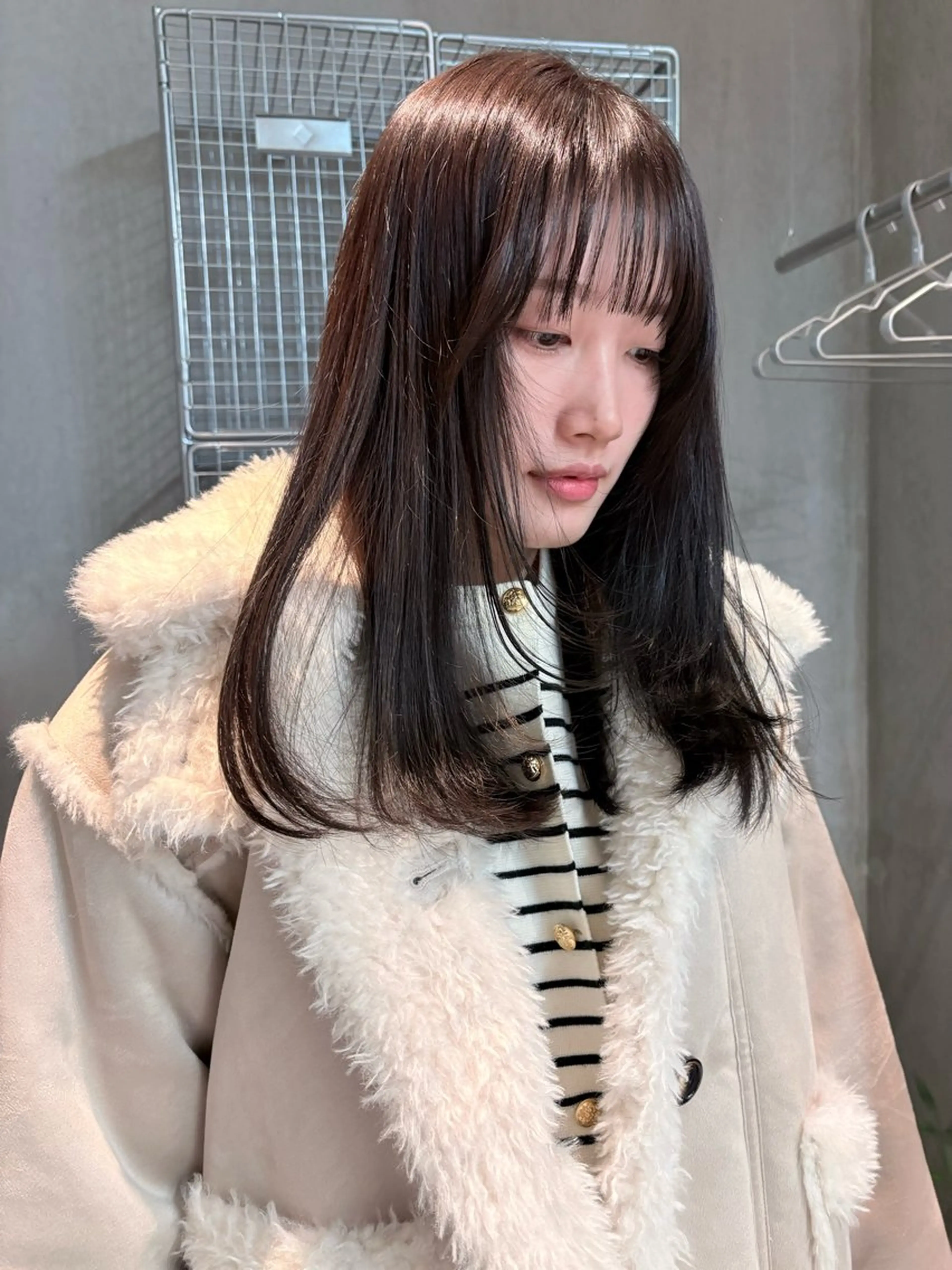 セミロング マツイ モモノのヘアスタイル