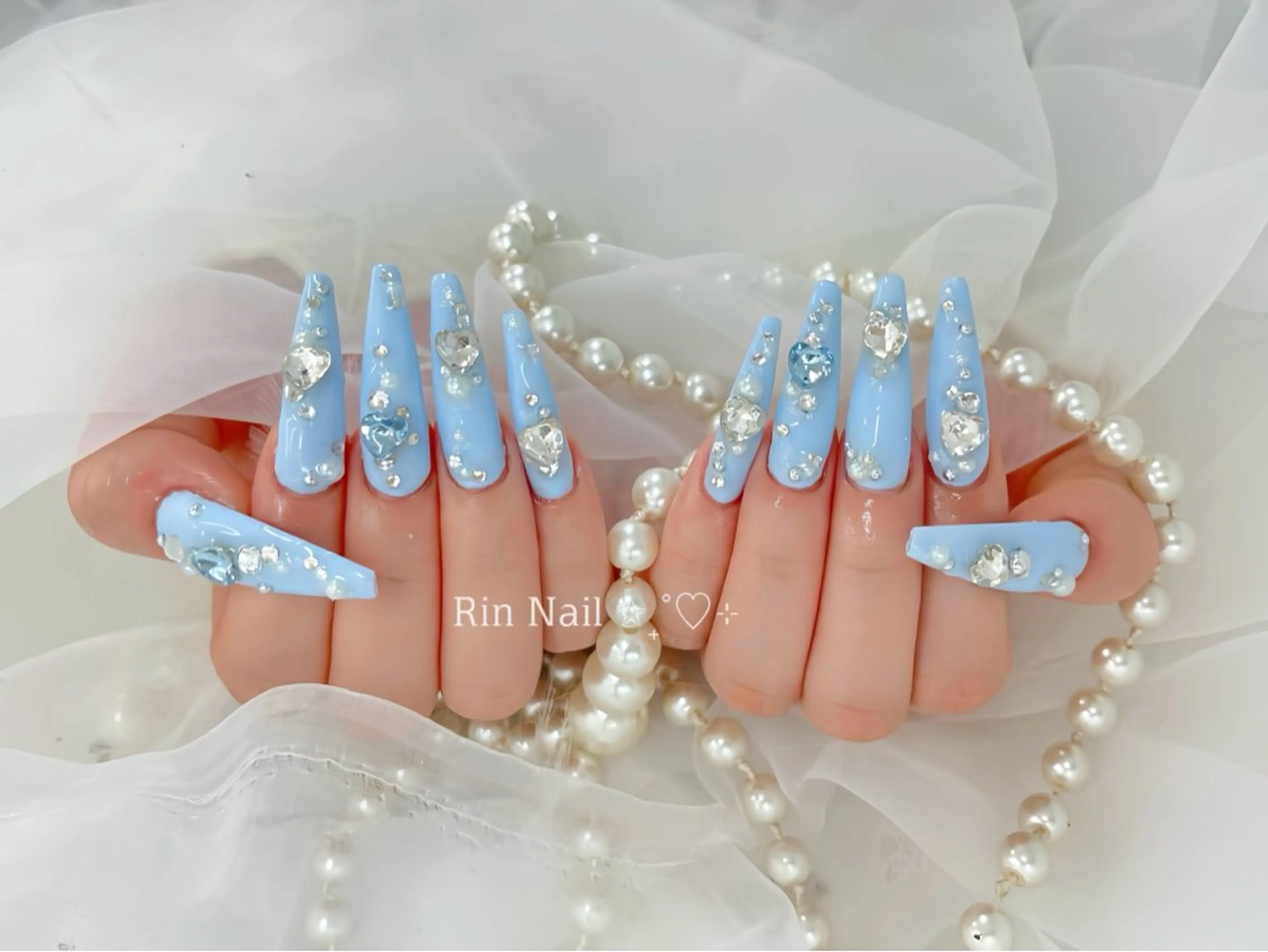 メンズ ネイル メンズ韓国風 ボルドー フレンチネイル グラデーション キラキラネイル ハンドネイル Rin Nail Shinokuboのネイルデザイン