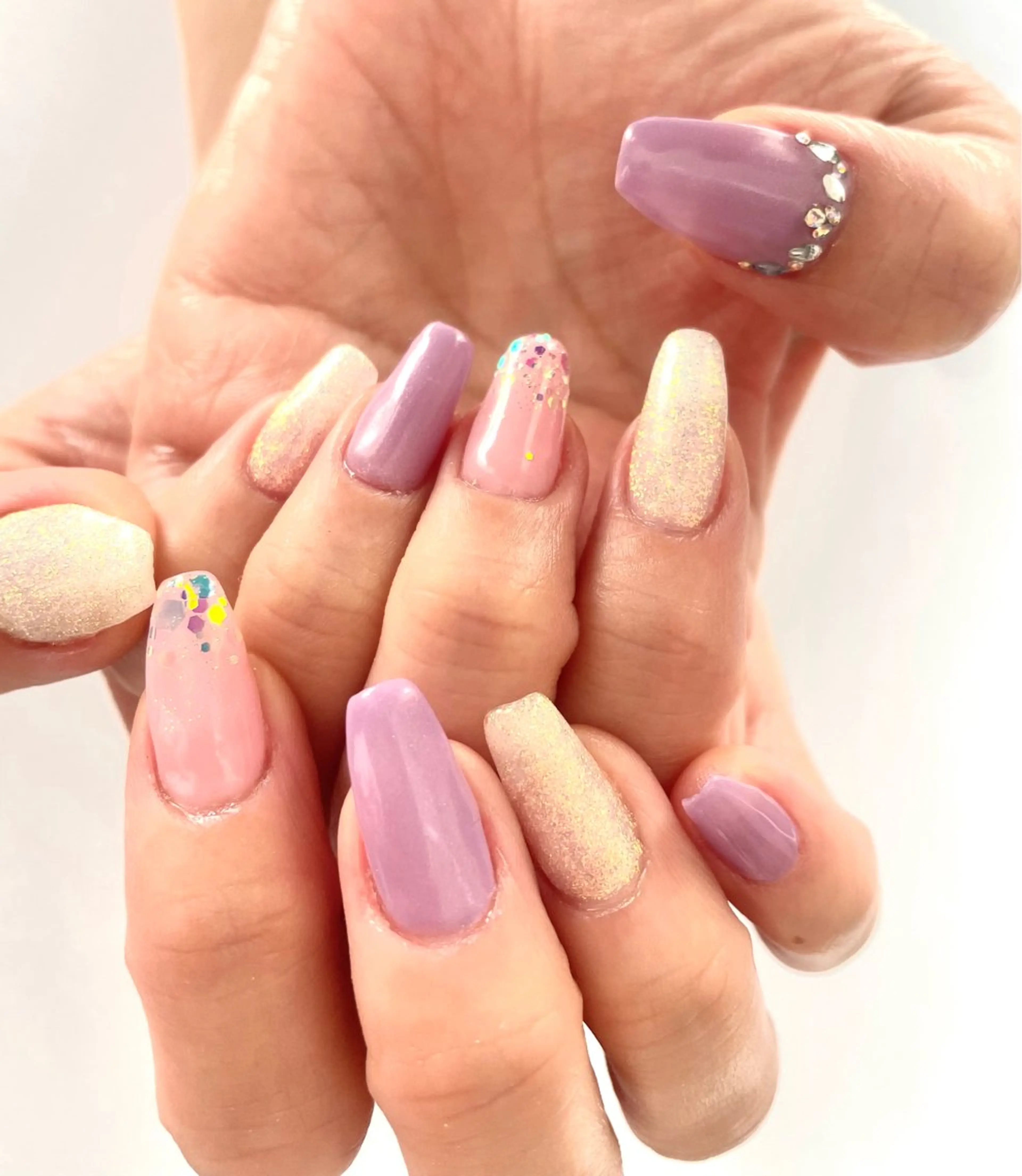 ネイル キラキラネイル 韓国ネイル 春ネイル ハンドネイル koto nails所属・koto nailsのネイルデザイン