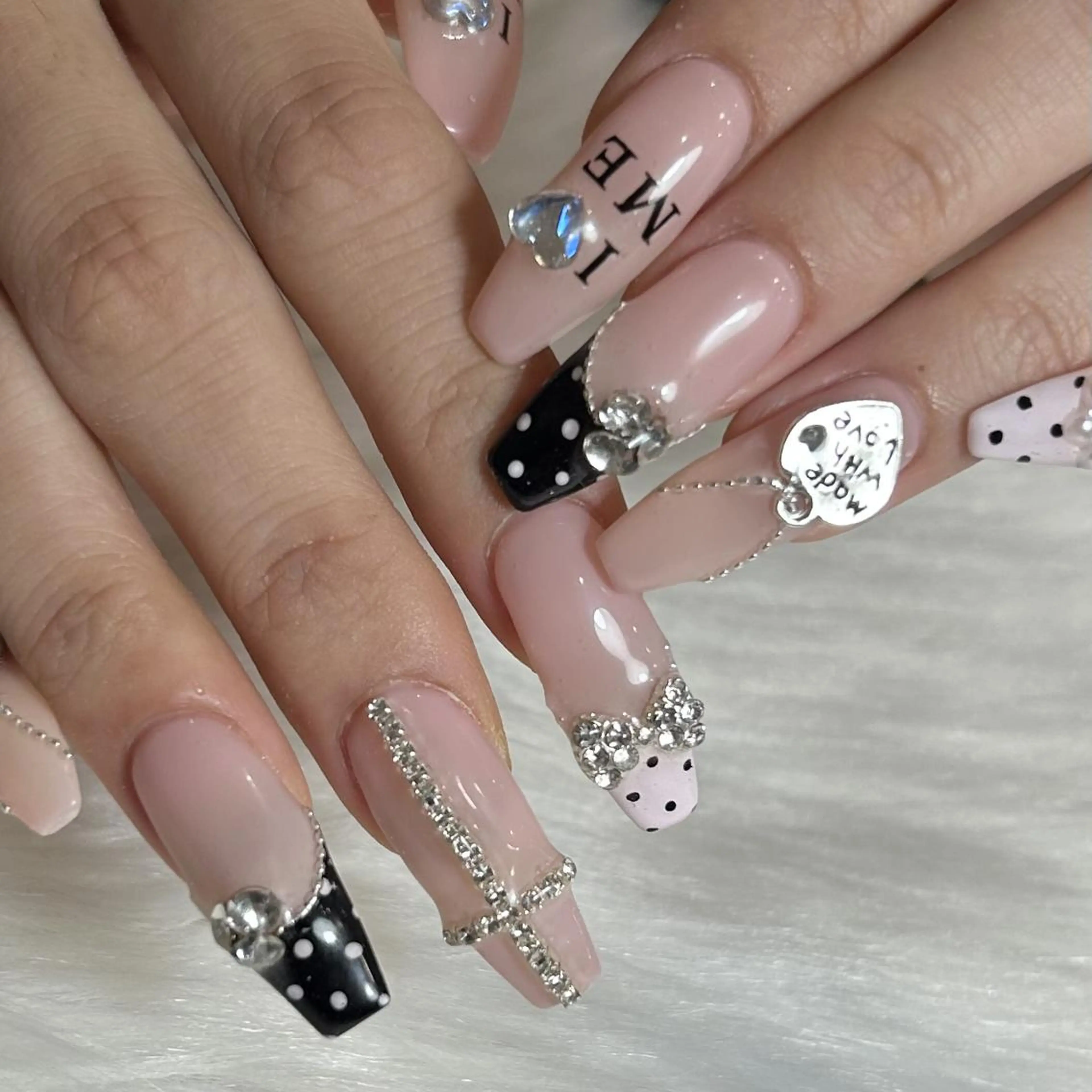 ネイル ハンドネイル REBEST南森町 nail🪽のネイルデザイン