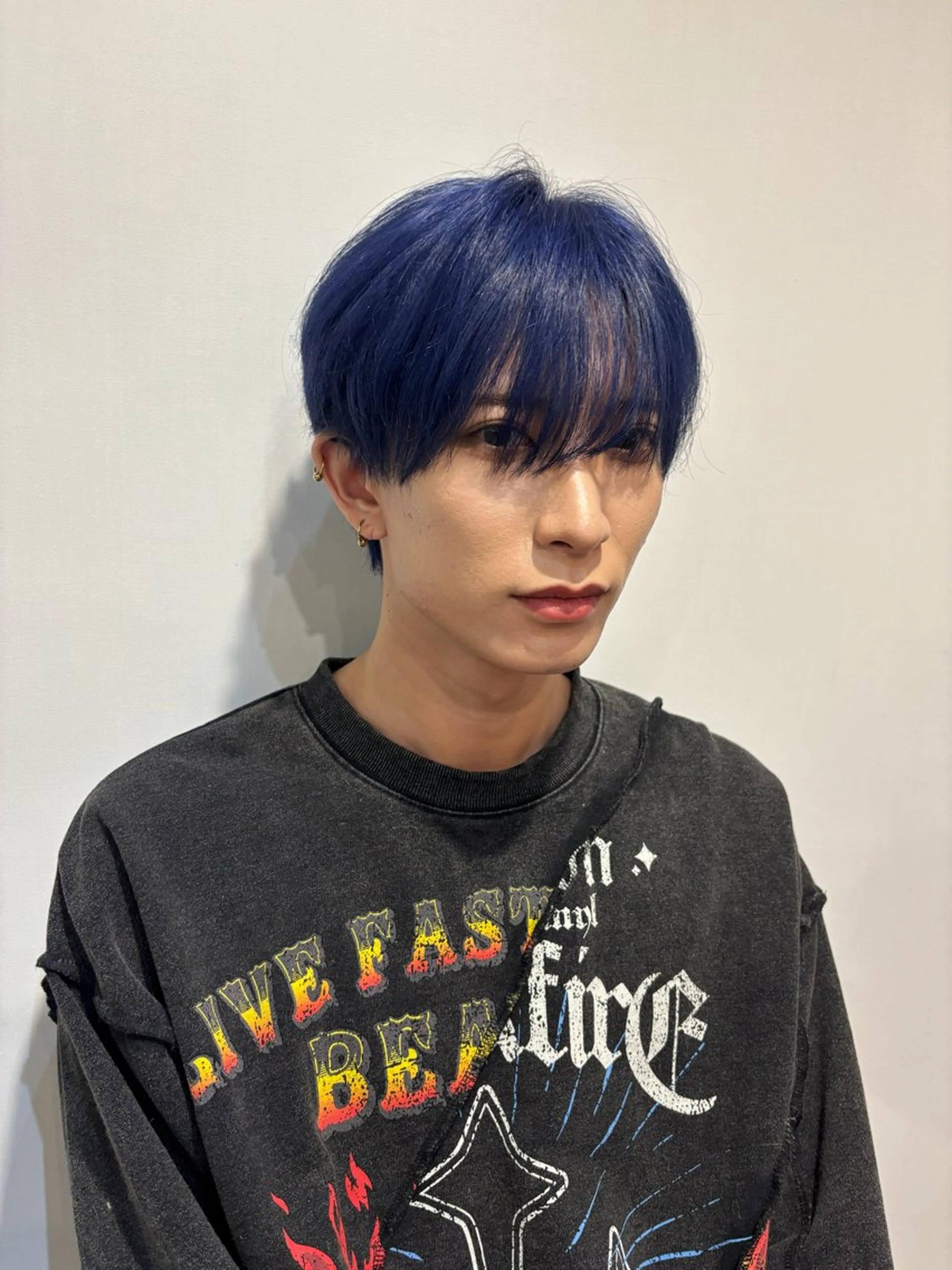 ショート カラー ヘアアレンジ メンズ ヘアカラー トリートメント 派手髪/ハイトーン RIN🩵ྀིのヘアスタイル