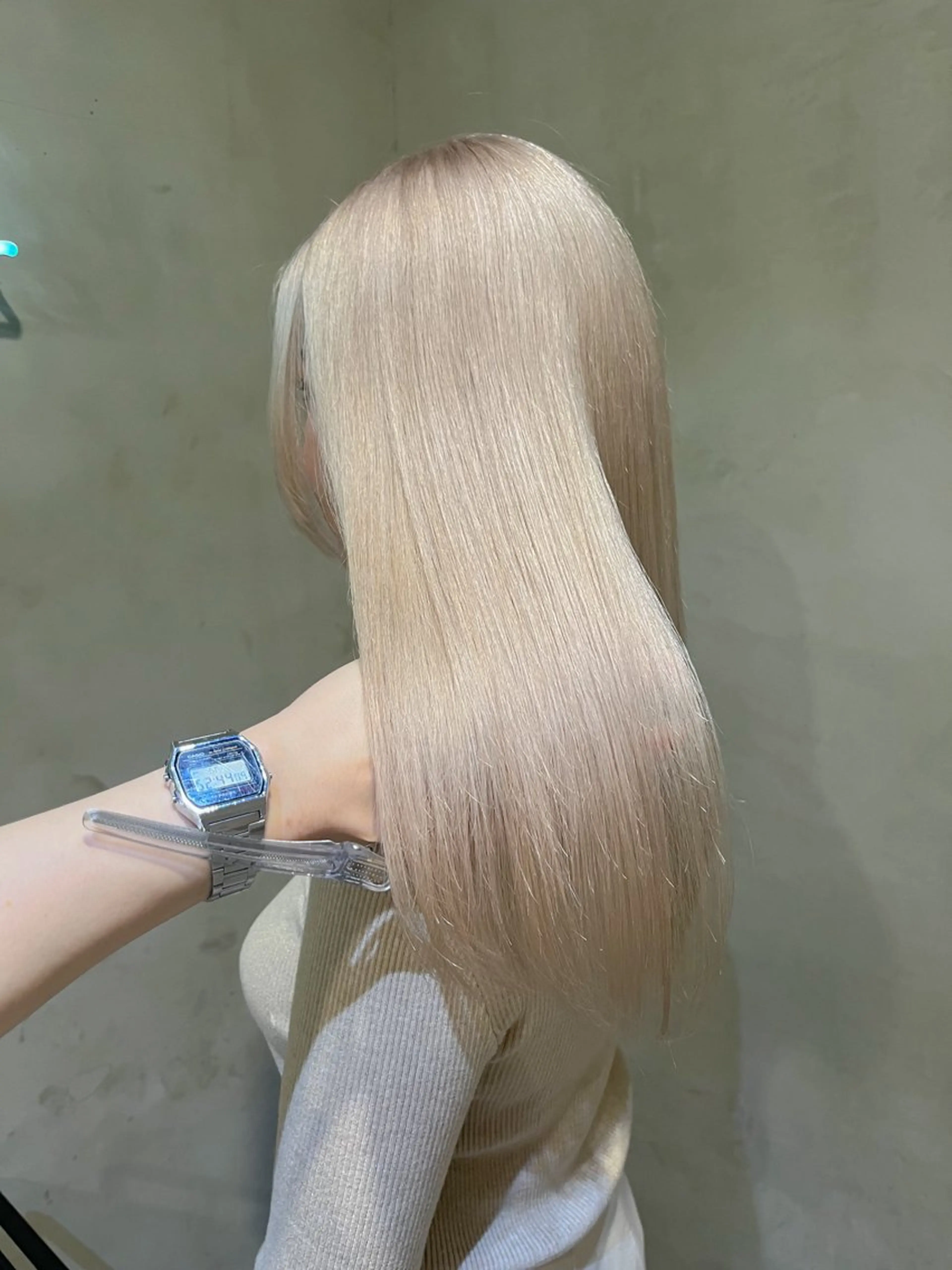 ロング カラー ヘアカラー トリートメント ヘアセット 似合わせベージュ 🍯ayumi🍯のヘアスタイル