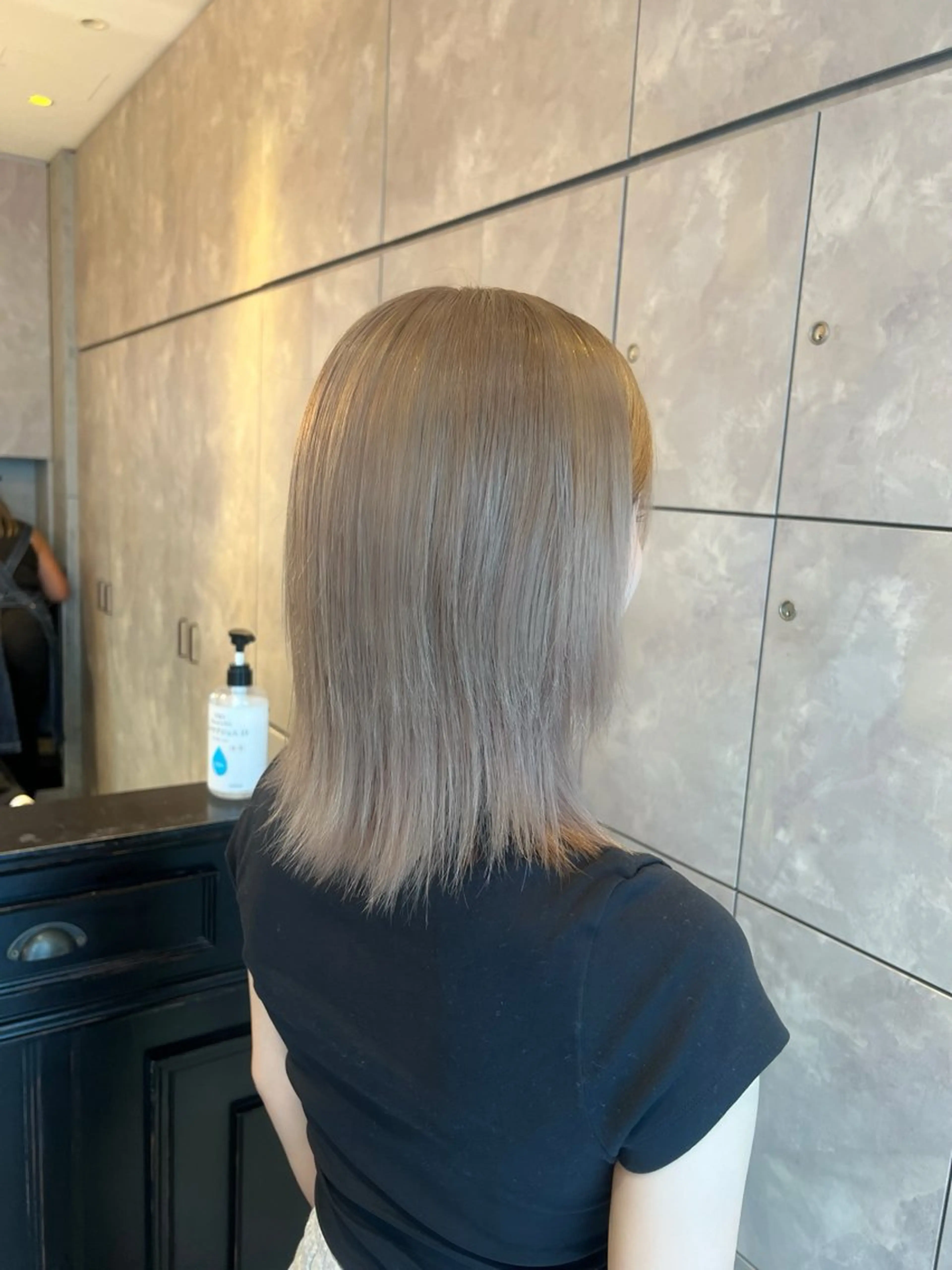 ミディアム カラー 🎀ハイトーン・艶 カラー HANA🎀のヘアスタイル