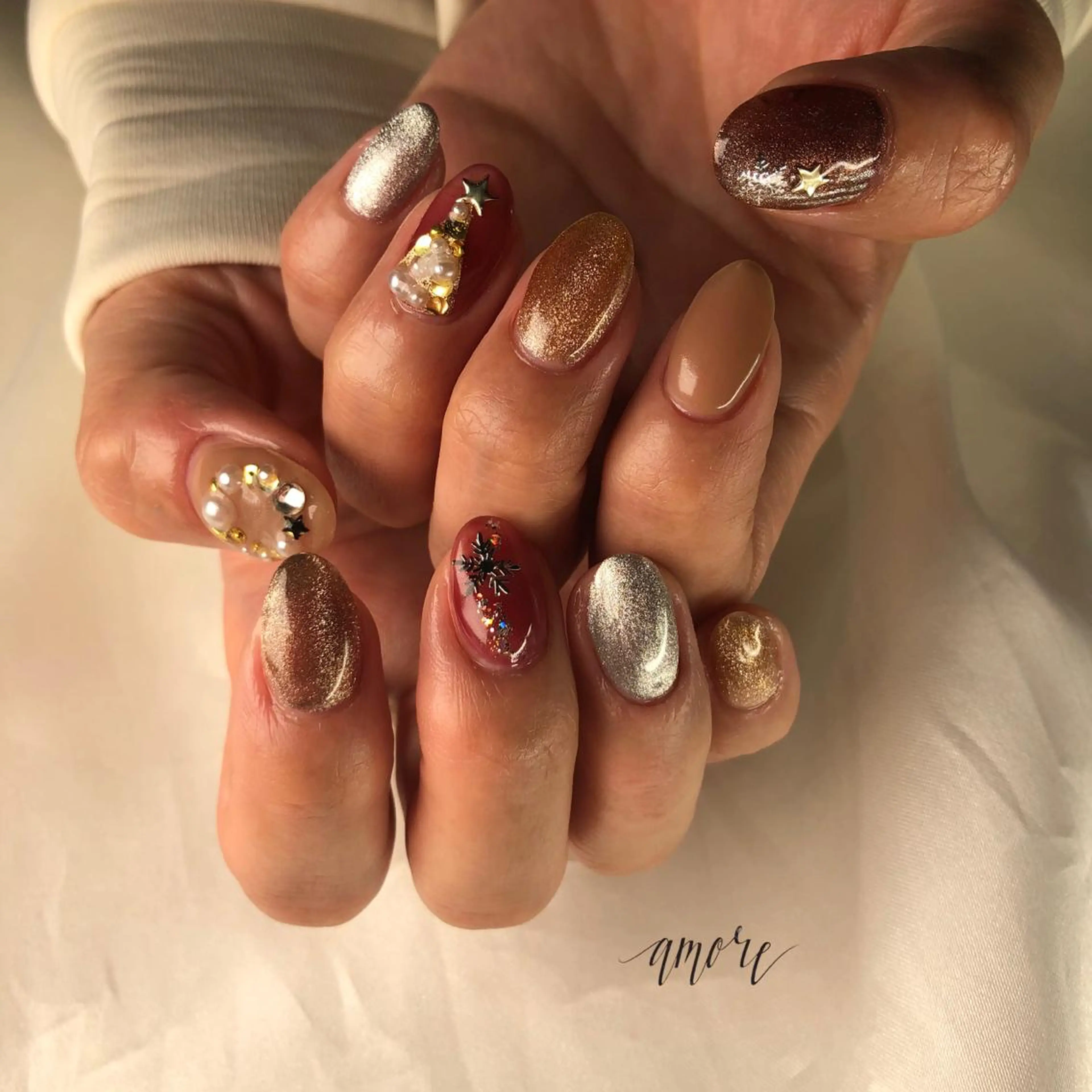 ネイル ジェルネイル 氷ネイル・うるうるネイル キラキラネイル マグネットネイル ミラーネイル You kyehwaのネイルデザイン