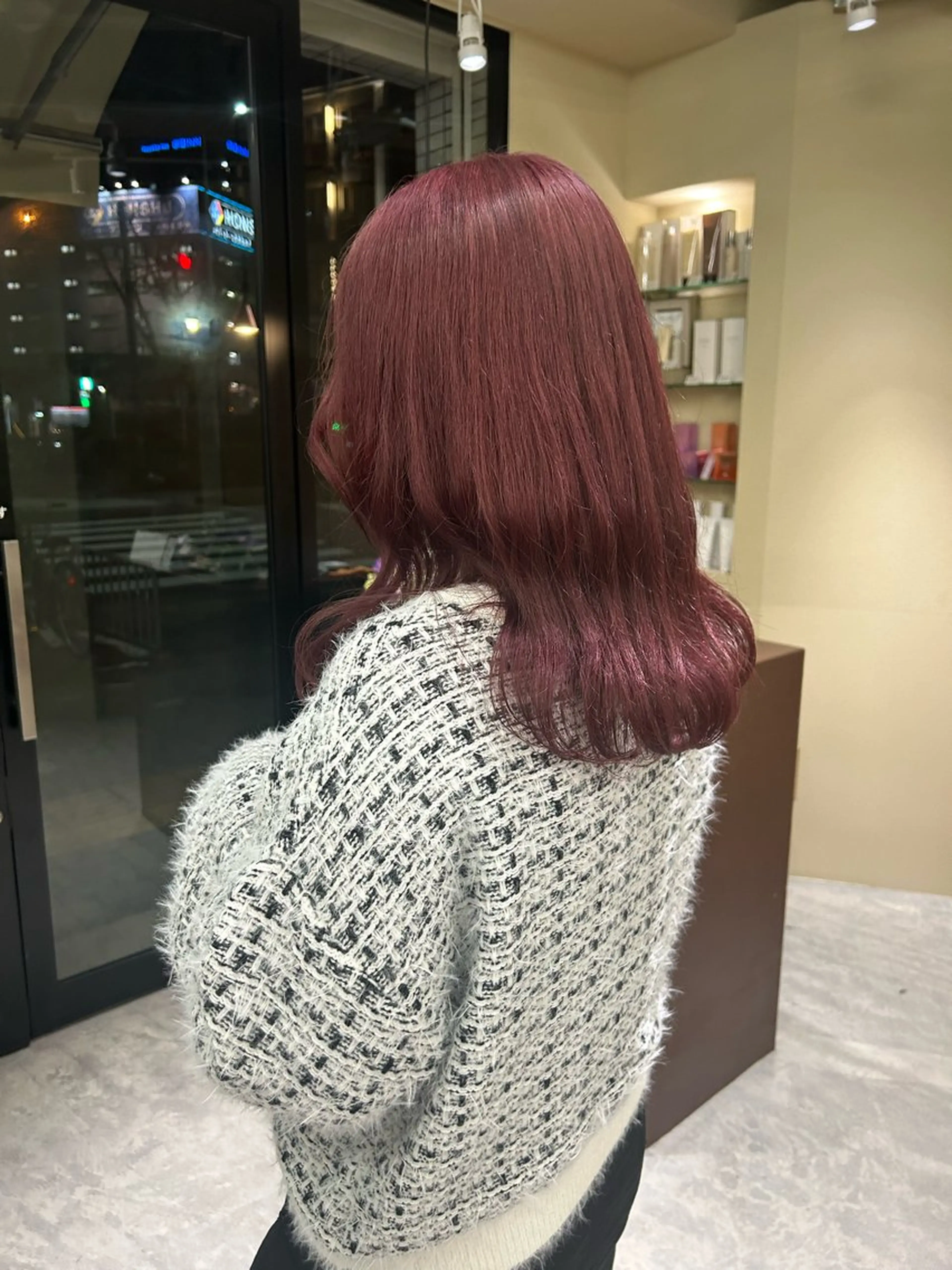 セミロング カラー ブラウンカラー ラベンダーカラー ピンクカラー ピンクブラウン 寺澤 花梨のヘアスタイル