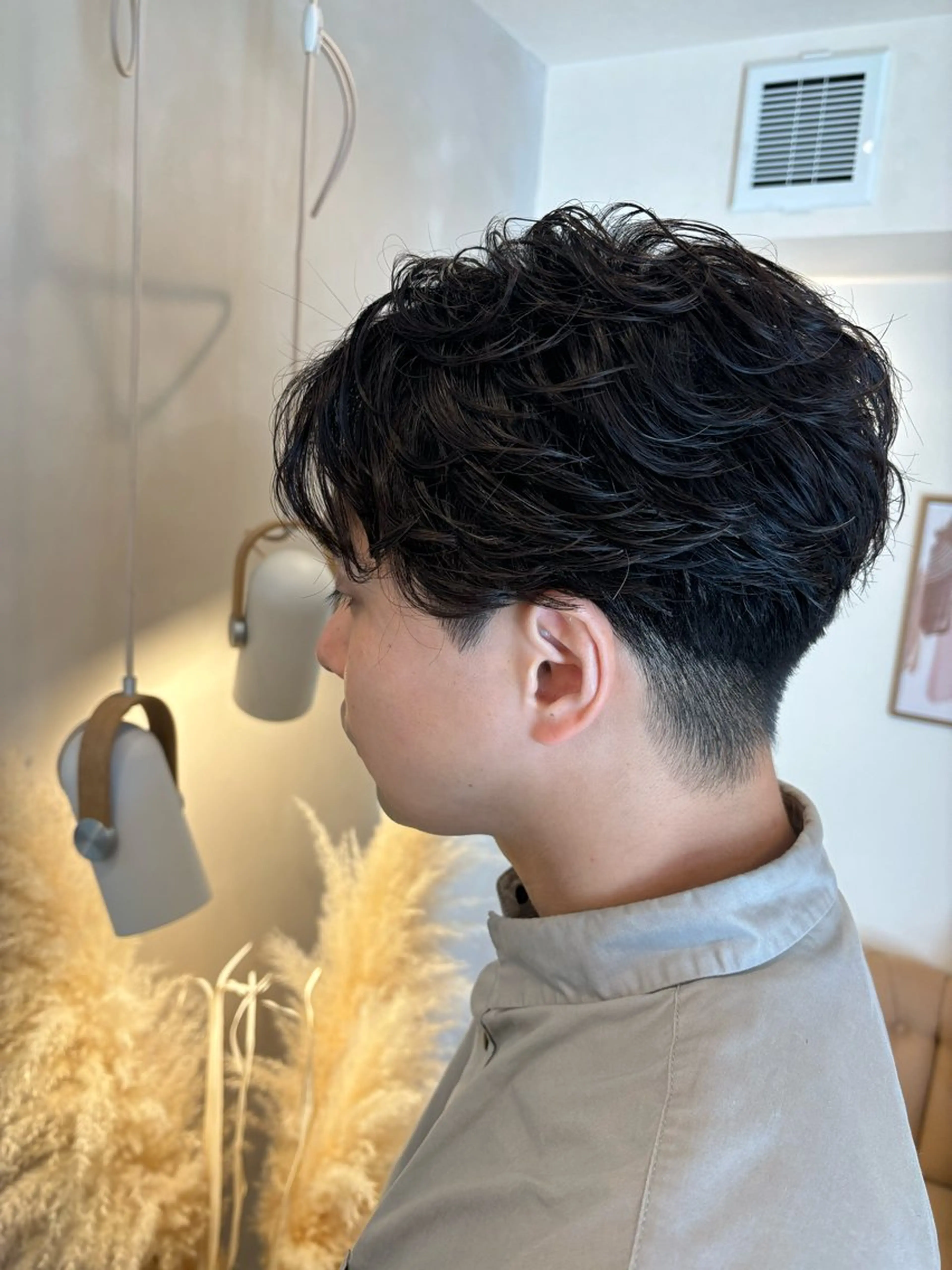 パーマ メンズ フェザーパーマ メンズパーマ シンバヒナノ/パーマ レイヤー/髪質改善のヘアスタイル