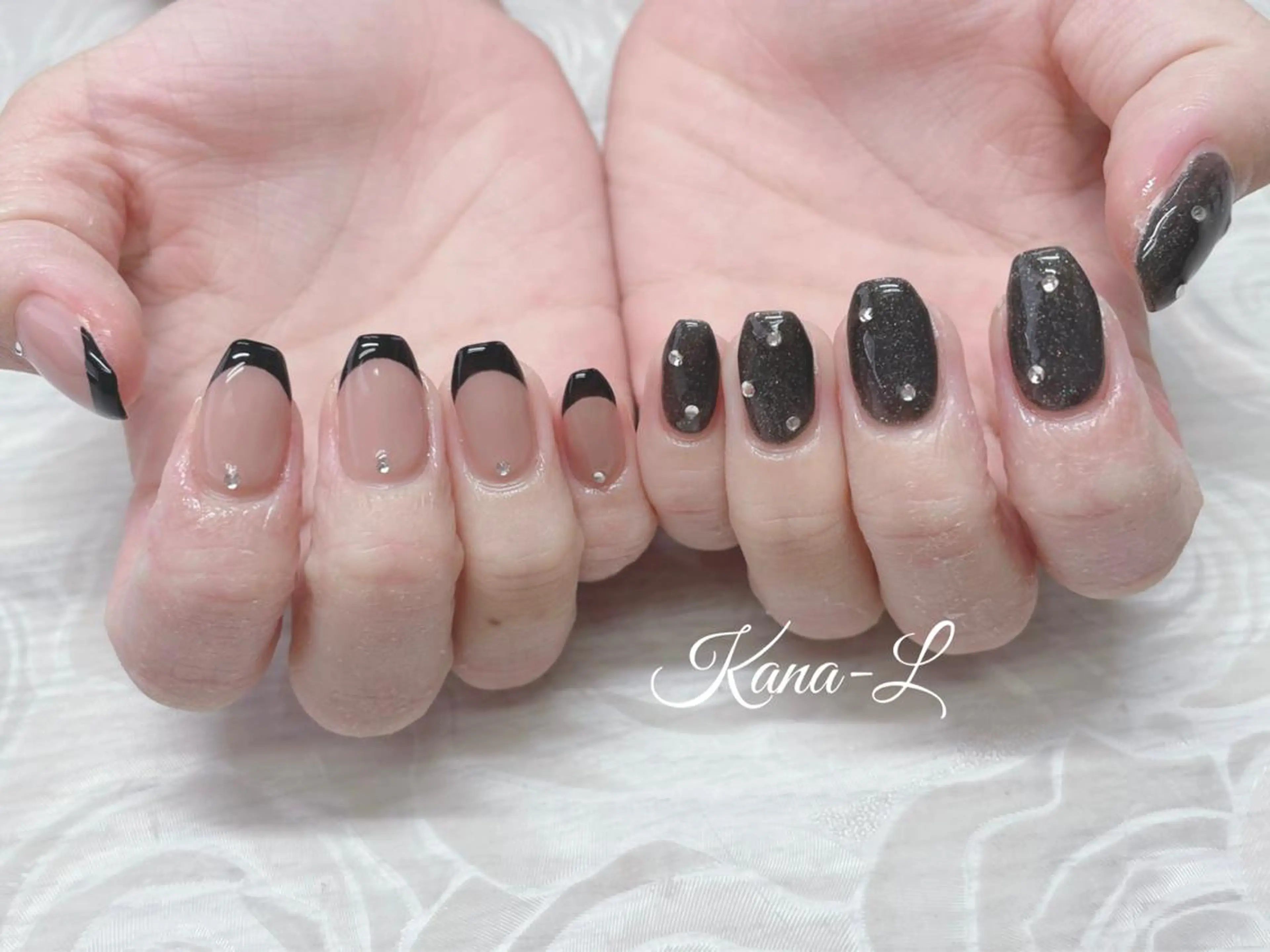 カラー ネイル 黒髪 フレンチネイル キラキラネイル 芦辺 香奈のネイルデザイン
