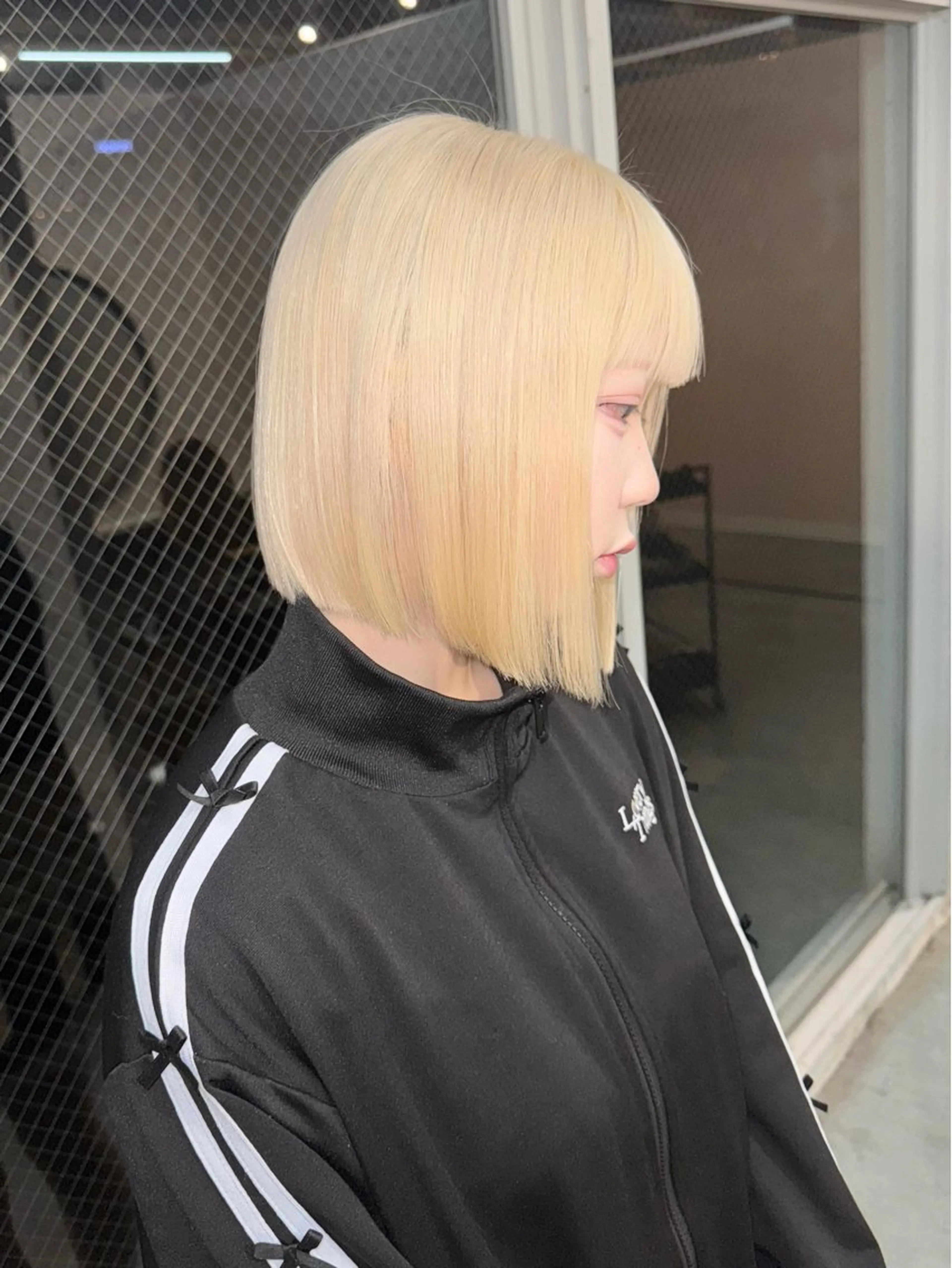 ショート カラー バレイヤージュ ブリーチ ブロンド ケアブリーチ ハイライトカラー ヘアカラー トリートメント lani ブリーチ /ダブルカラーのヘアスタイル