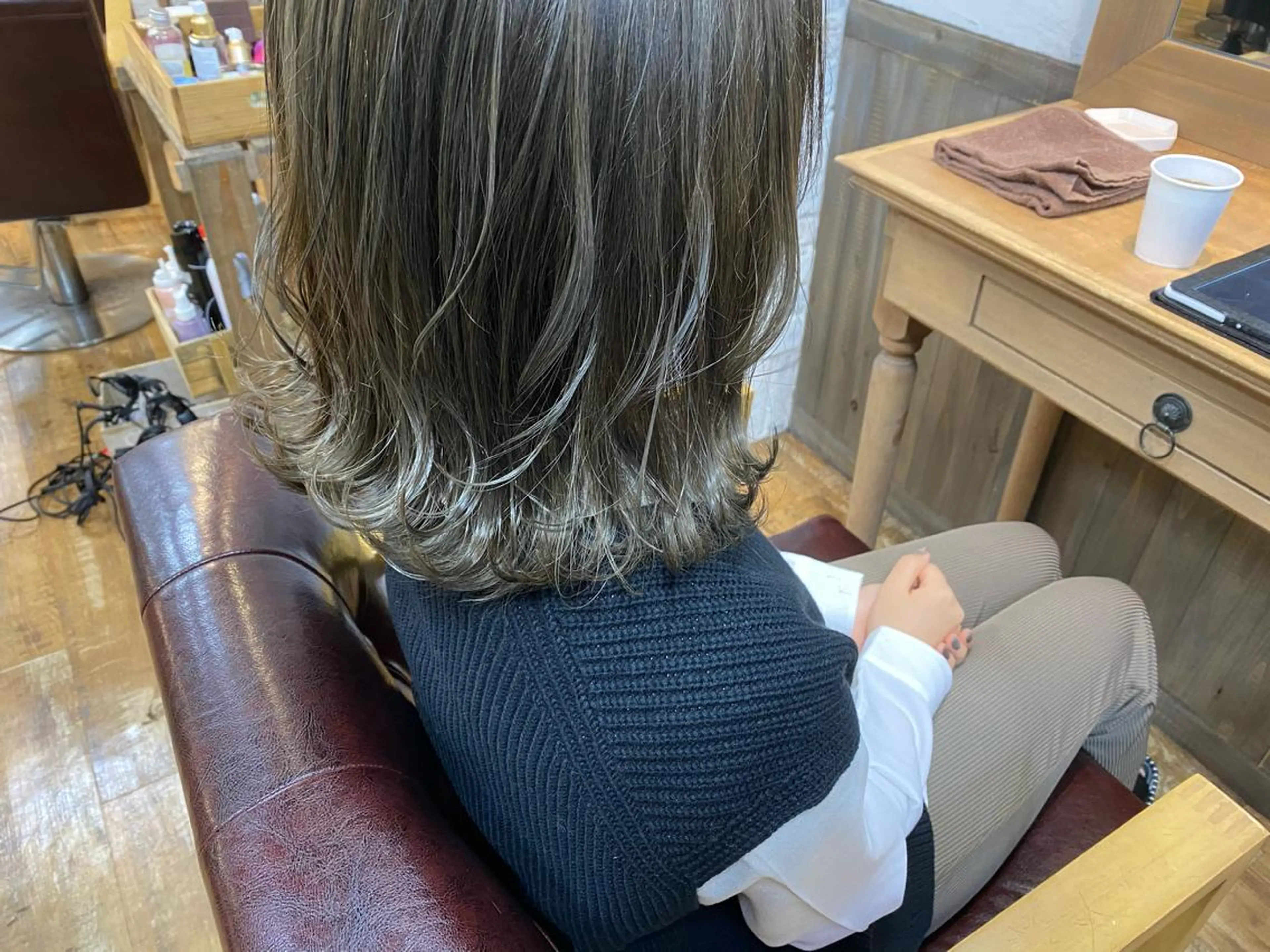 ミディアム カラー パーマ ヘアアレンジ re naのヘアスタイル