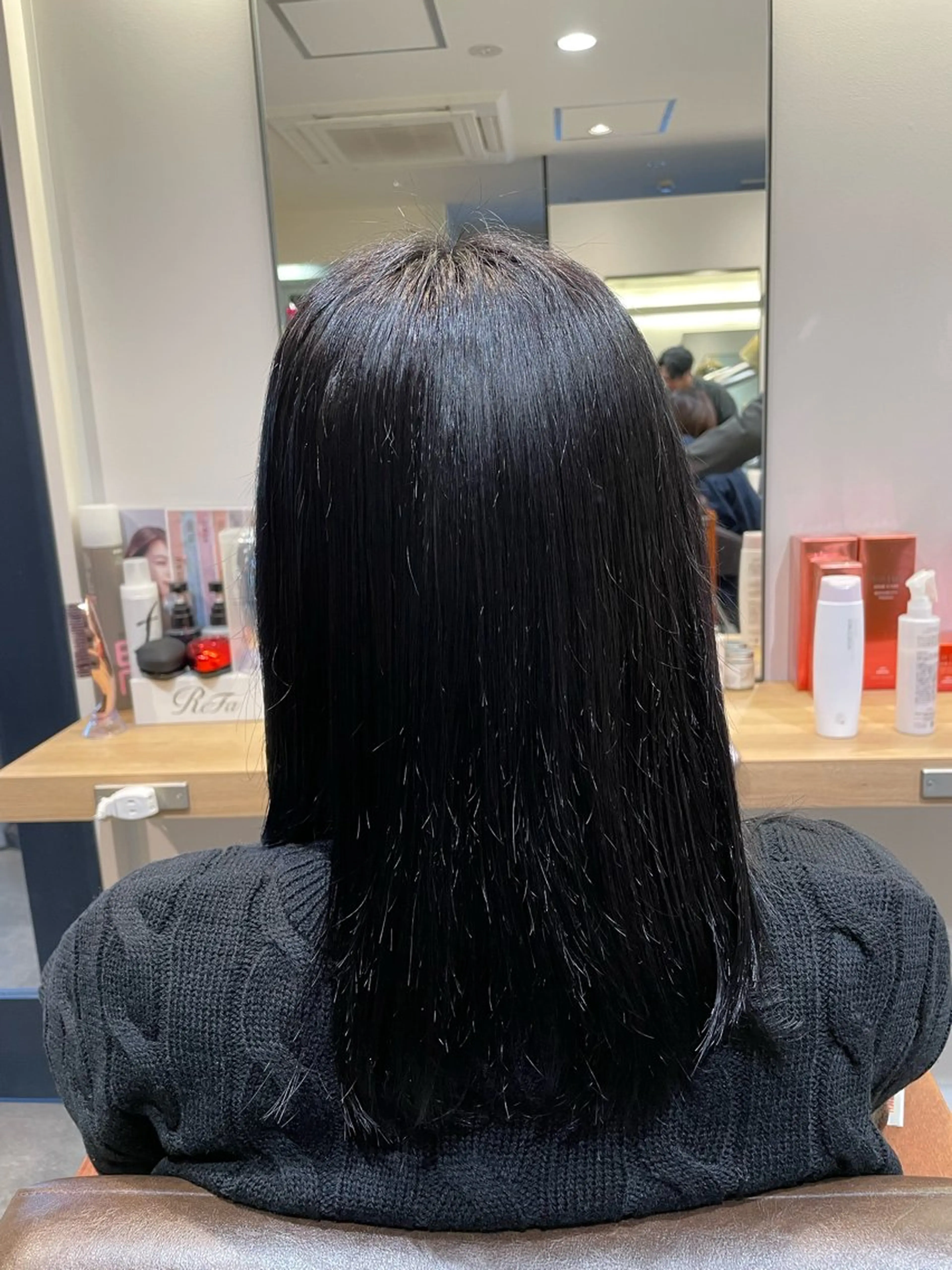 セミロング オオダテ　シノミ ヘッドキュアのヘアスタイル