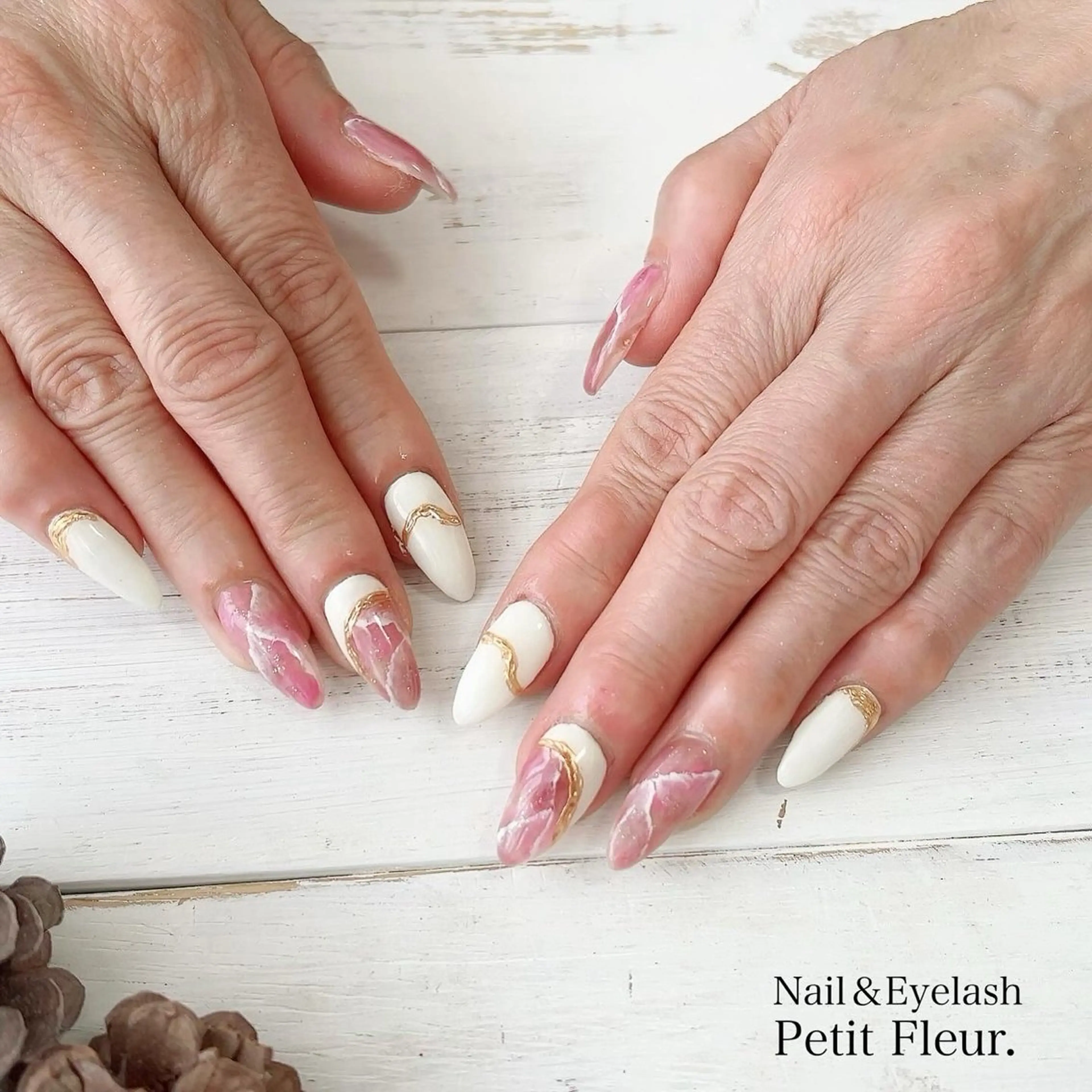 ネイル Petit Fleur所属・青柳 亜梨奈のマツエク・マツパデザイン