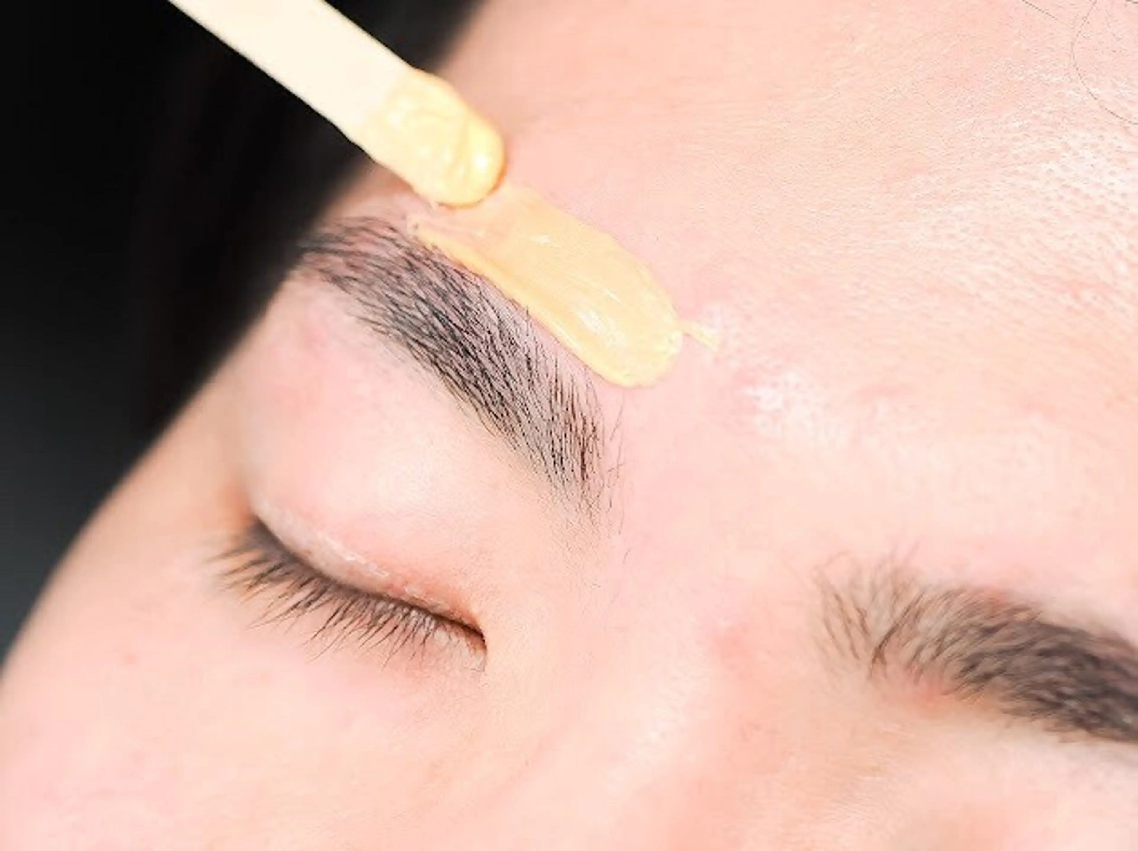 眉ワックス脱毛（メンズ）の写真