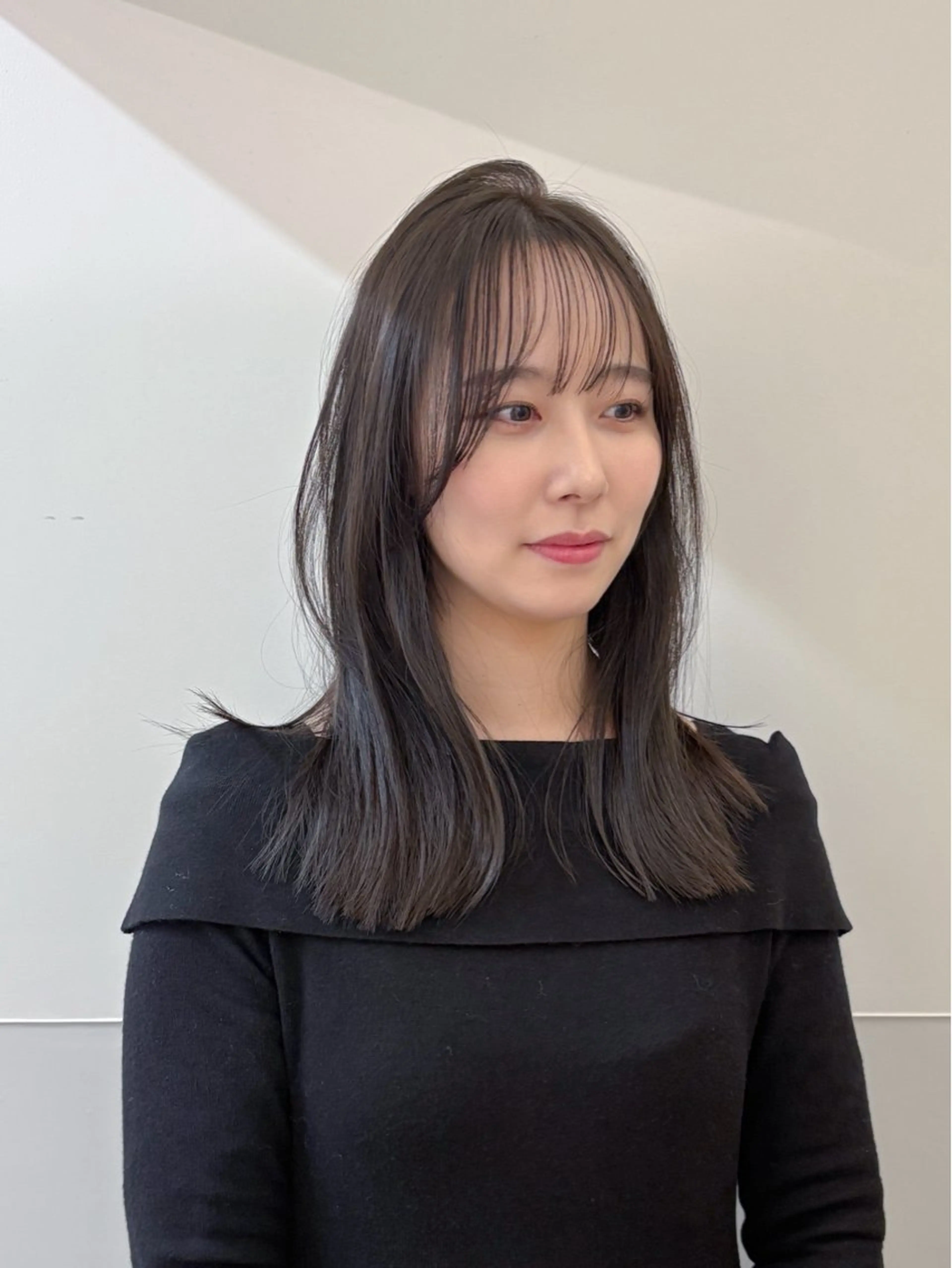 ミディアム カラー パーマ ヘアアレンジ メンズ カット ヘアカラー トリートメント 切りっぱなしヘアボブ ミディアムヘアRYOのヘアスタイル