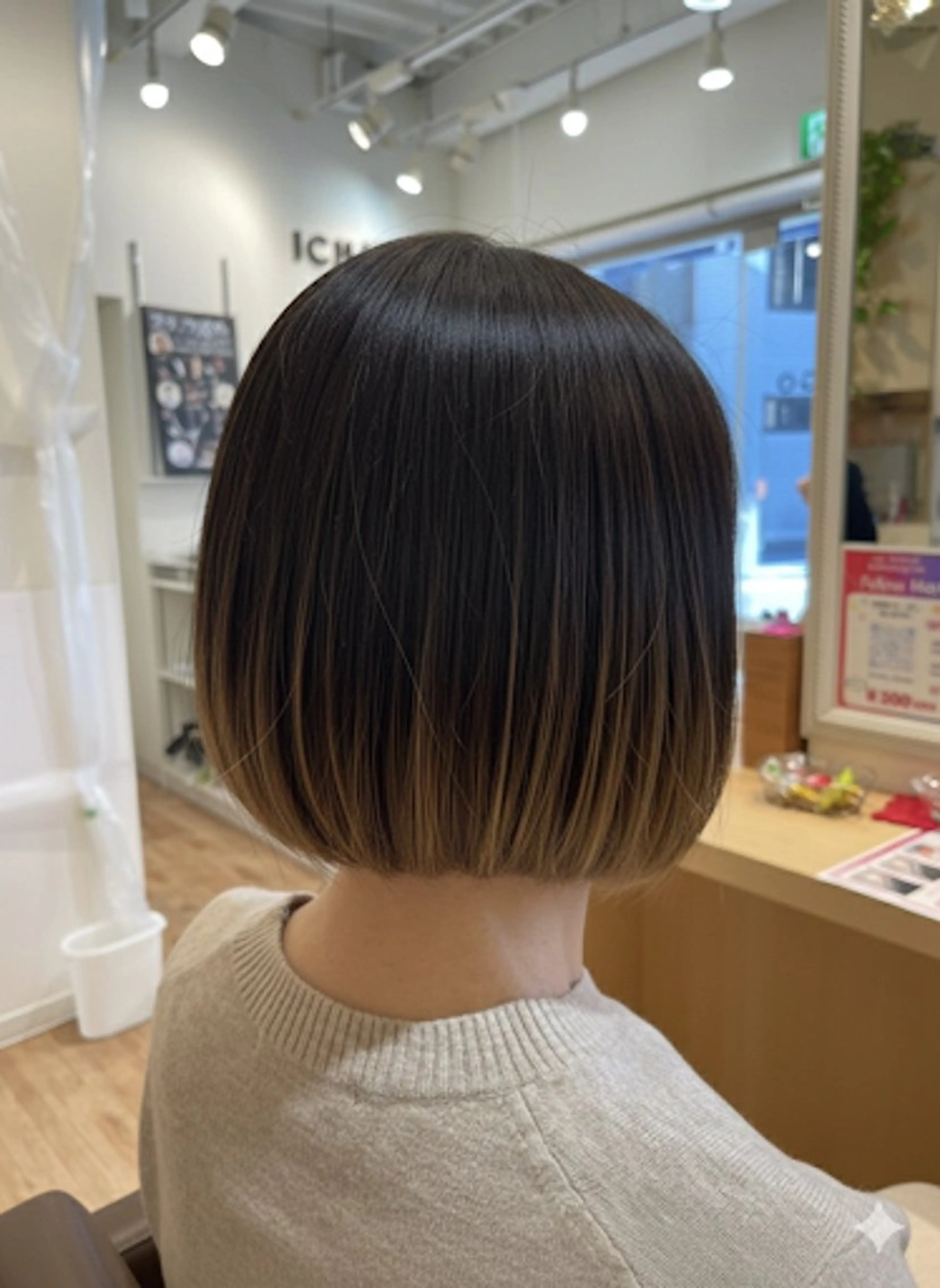 ショート ショートボブ ボブ ハイライト ショートヘア ICH・GO大山店所属・池内 なおみのヘアスタイル