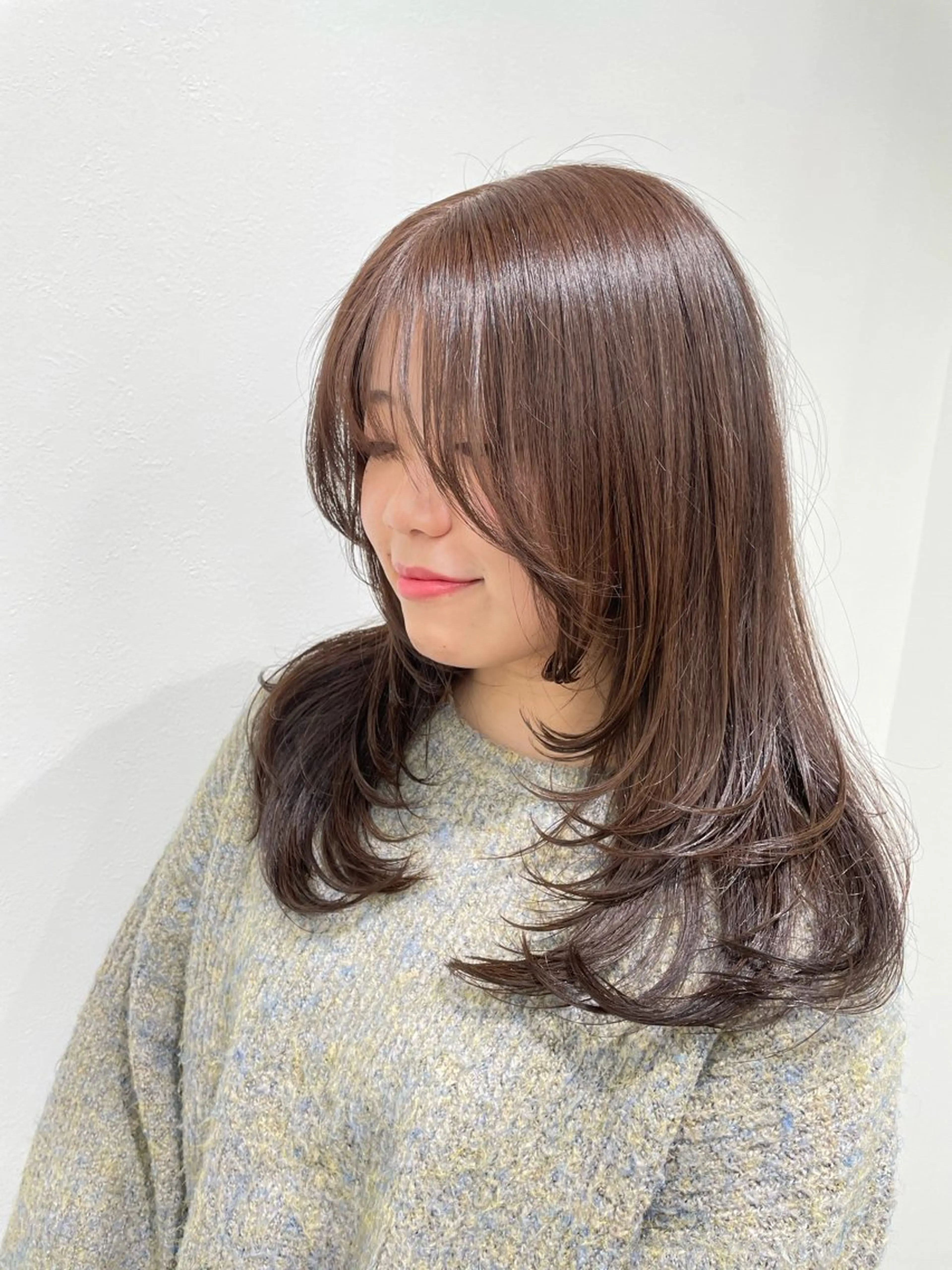 ロング レイヤーカット カット ヘアカラー Rina🪄 韓国風レイヤーcutのヘアスタイル