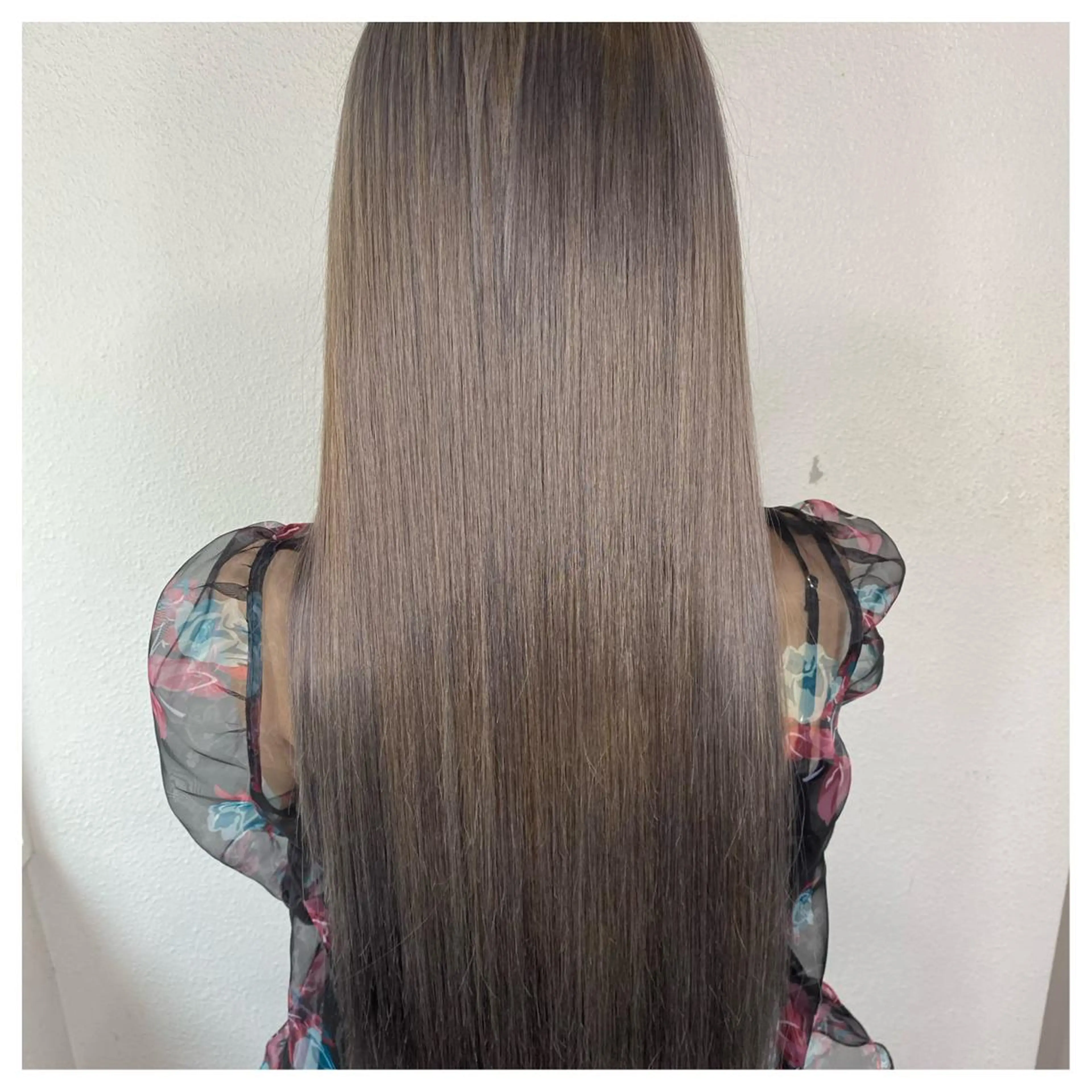 ロング カラー ブリーチ ケアブリーチ ヘアカラー トリートメント 似合わせ/ブリーチ カラー.岡田友仁のヘアスタイル