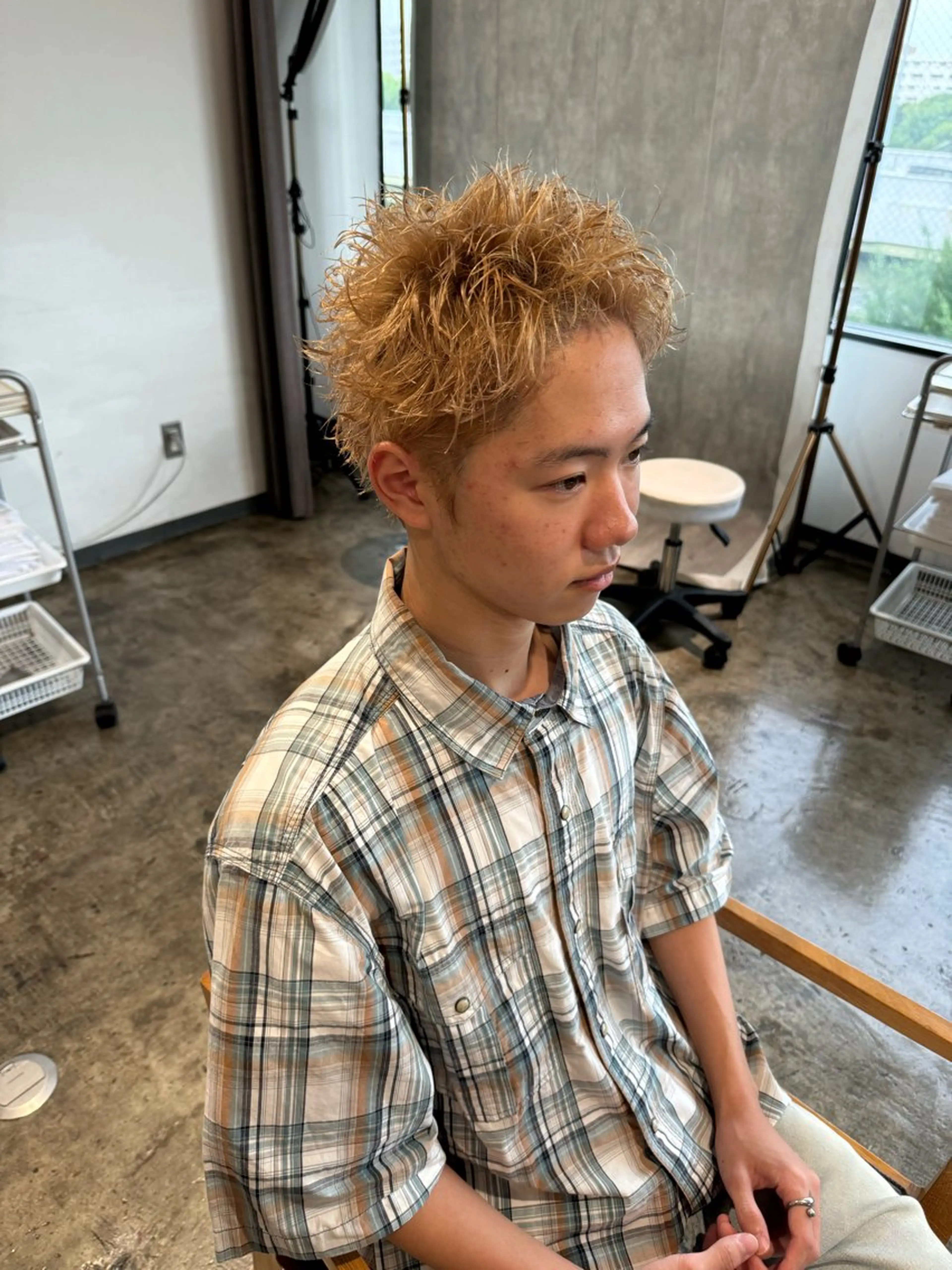 ショート カット ヘアカラー メンズケアブリーチ 特化🔥村田のヘアスタイル