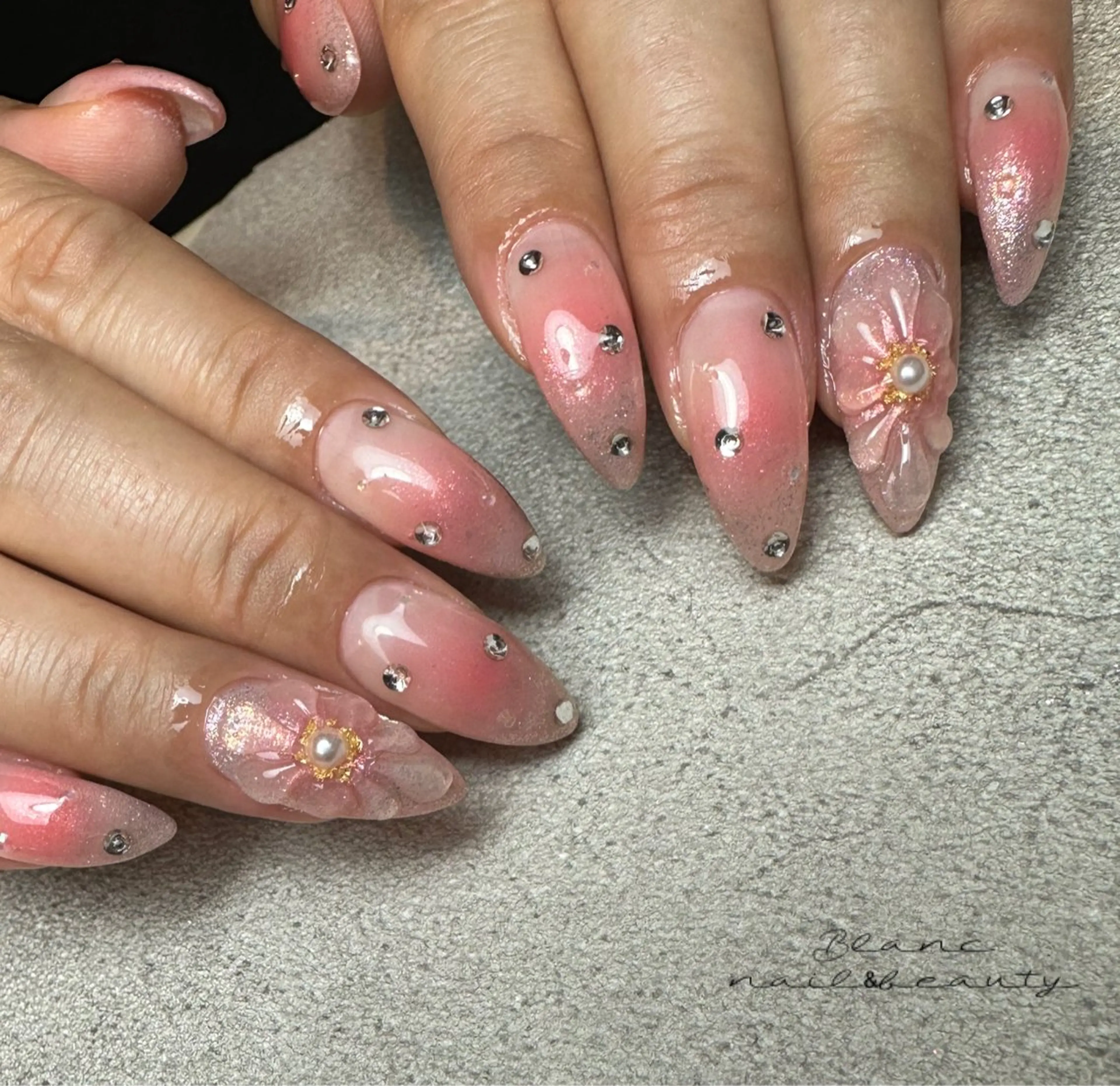 ネイル Blanc ブランのネイルデザイン