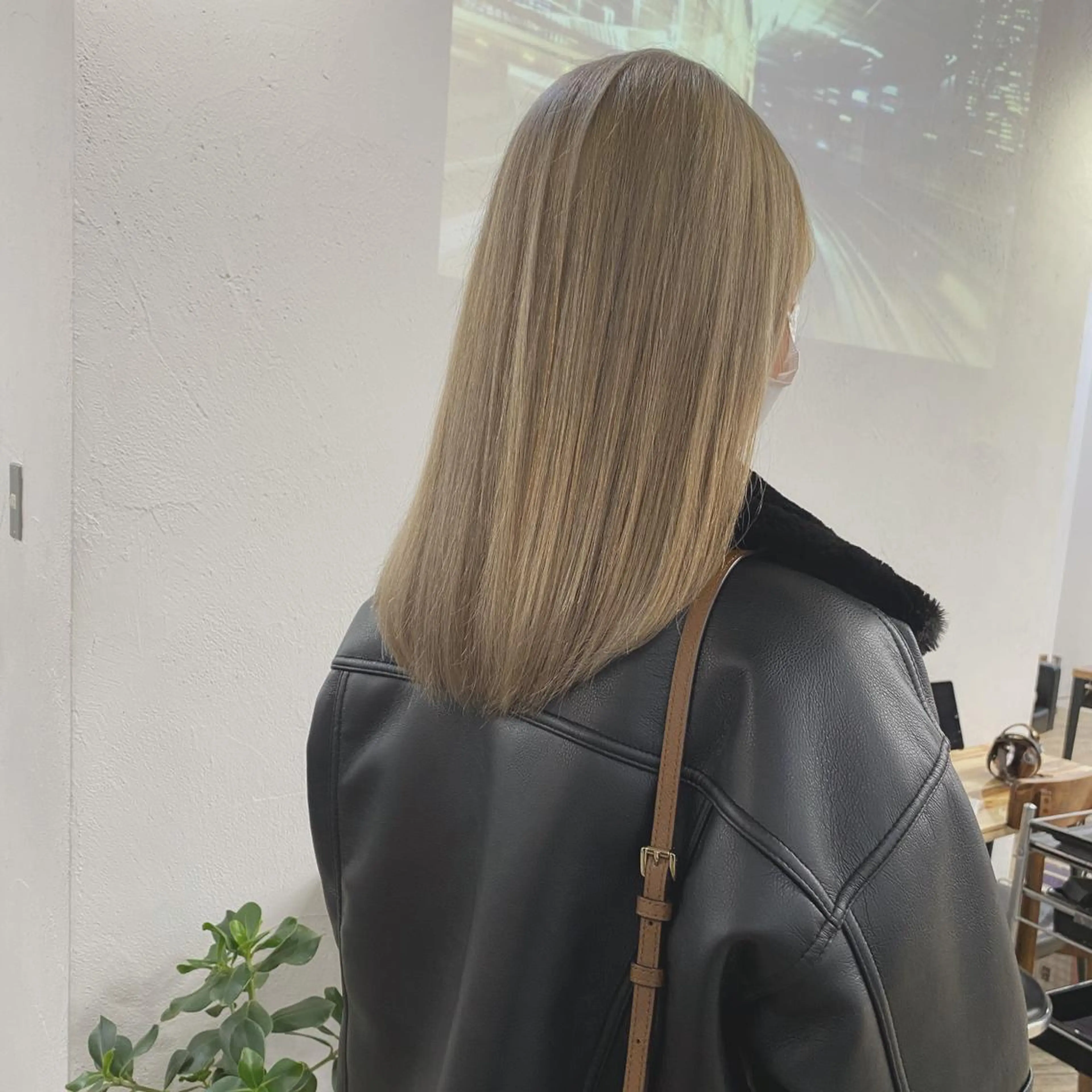 セミロング カラー ヘアアレンジ ブリーチダブルカラー ハイライト/山本喜熙のヘアスタイル